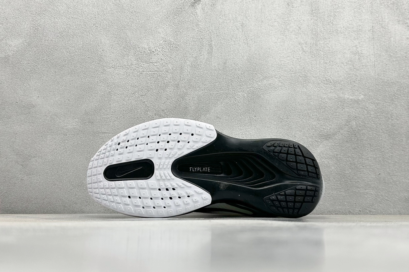  
Nk Zoom Fly 6 耐克超弹轻盈跑步鞋
#鞋款搭载 Flyknit 材料 打造出众弹性 易