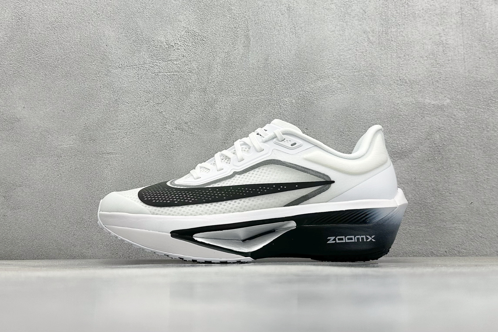  
Nk Zoom Fly 6 耐克超弹轻盈跑步鞋
#鞋款搭载 Flyknit 材料 打造出众弹性 易