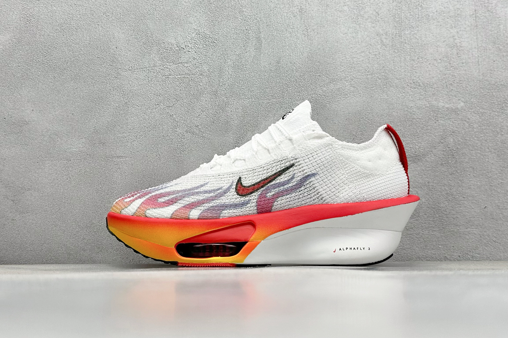 NK Air Zoom Alphafly NEXT% 3 2025
减震马拉松跑步鞋 内置真碳
首