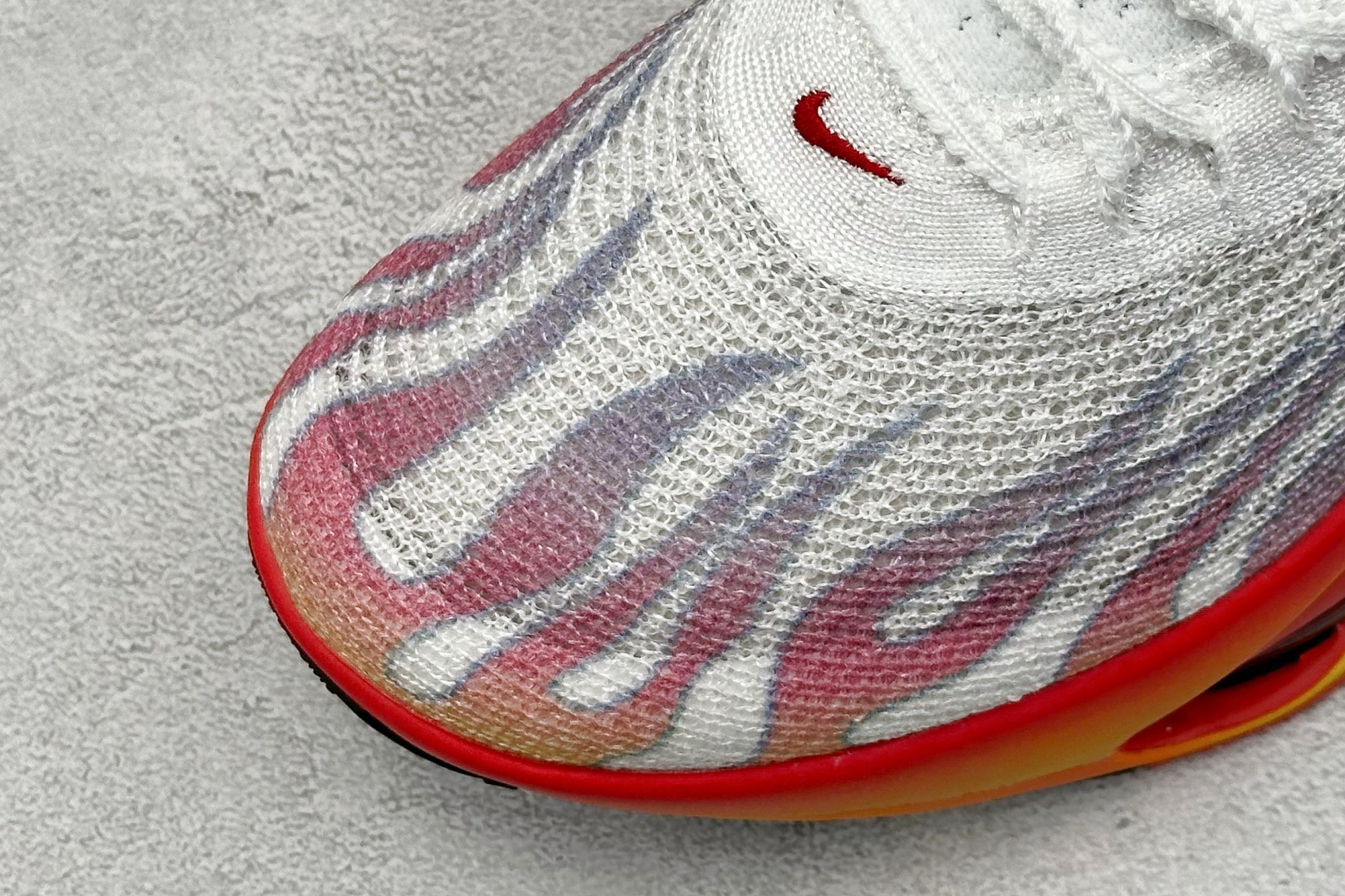 NK Air Zoom Alphafly NEXT% 3 2025
减震马拉松跑步鞋 内置真碳
首
