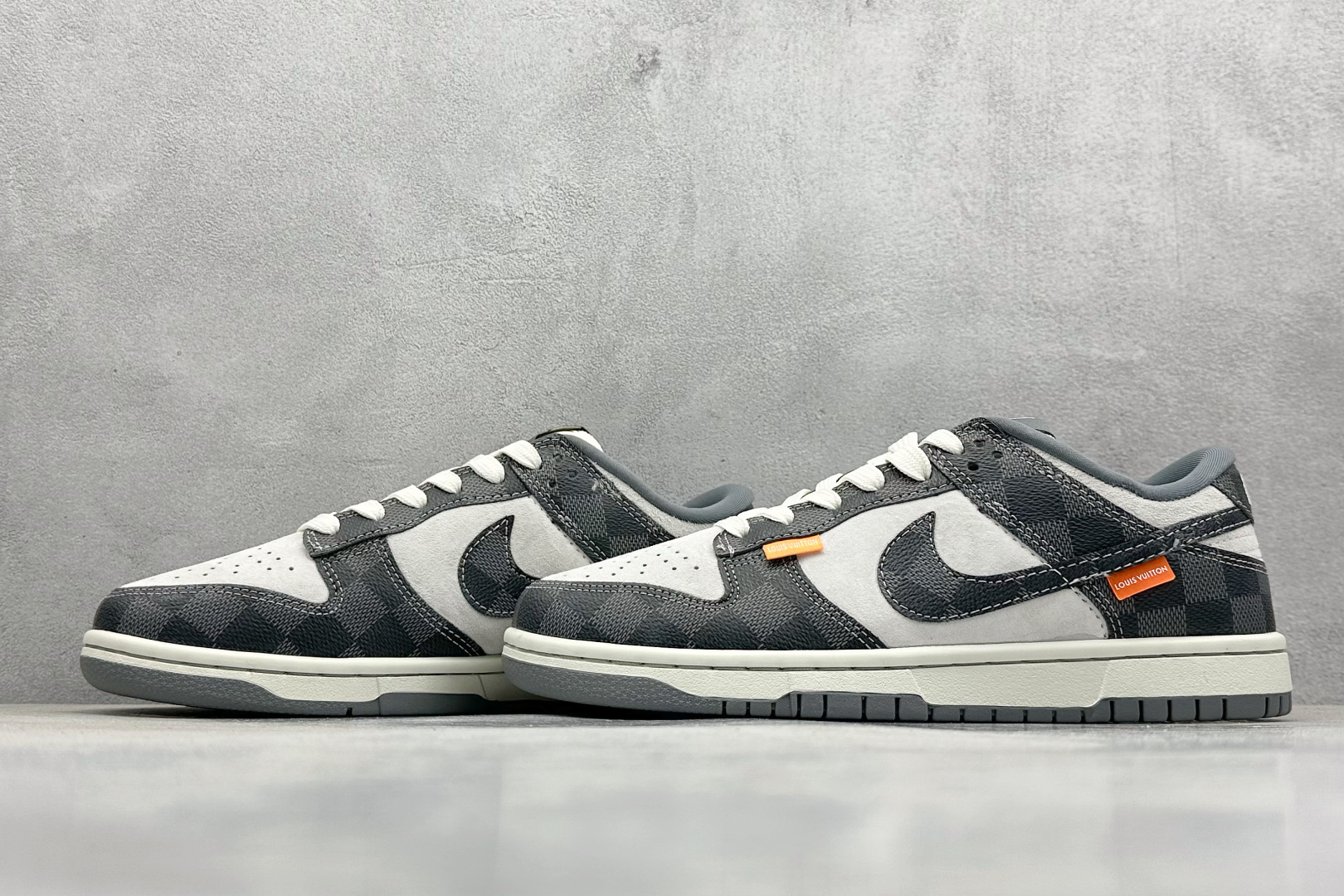  
NIKE SB Dunk Low x Louis Vuitton 
公司级出品 极力推荐
原装头层材