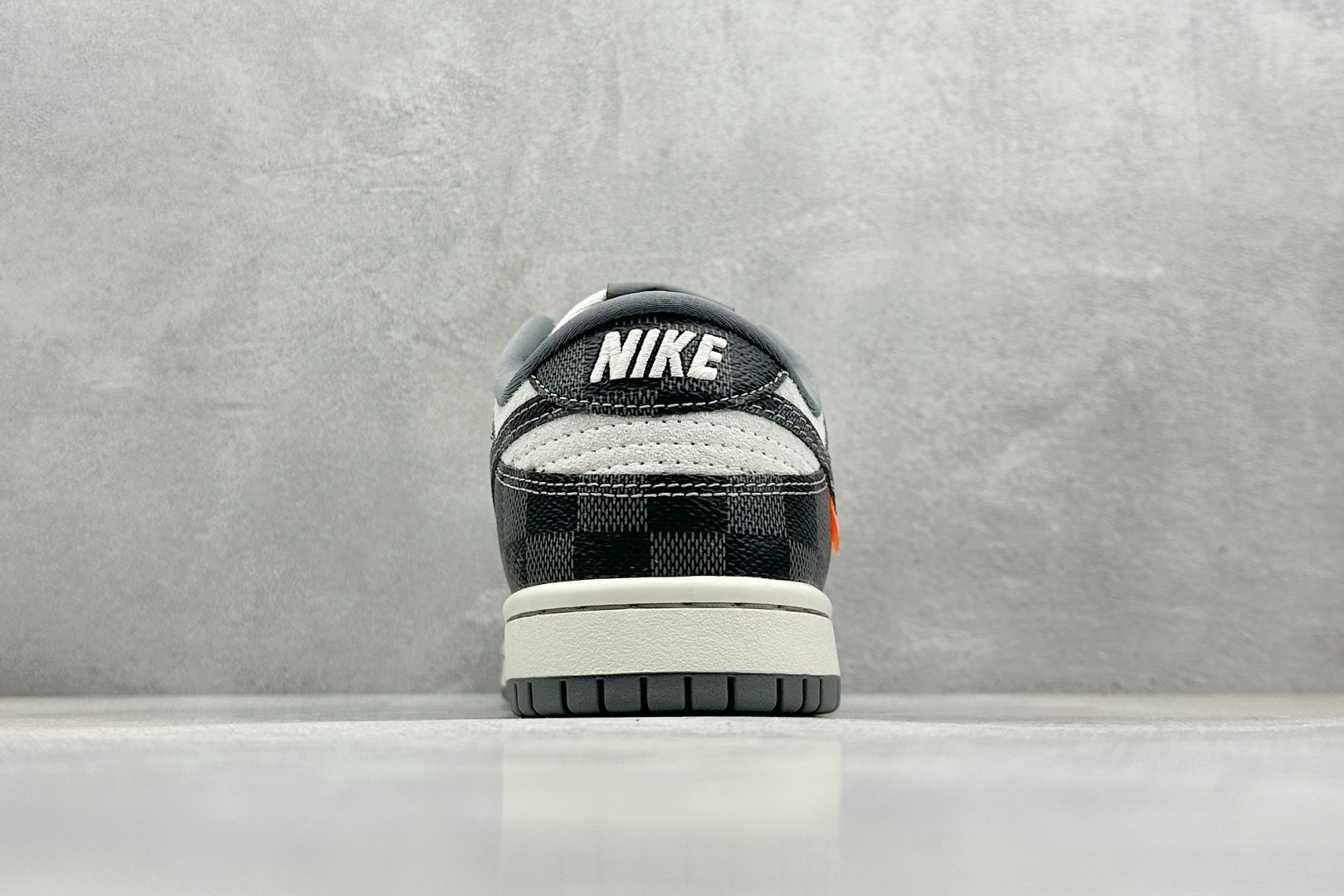  
NIKE SB Dunk Low x Louis Vuitton 
公司级出品 极力推荐
原装头层材