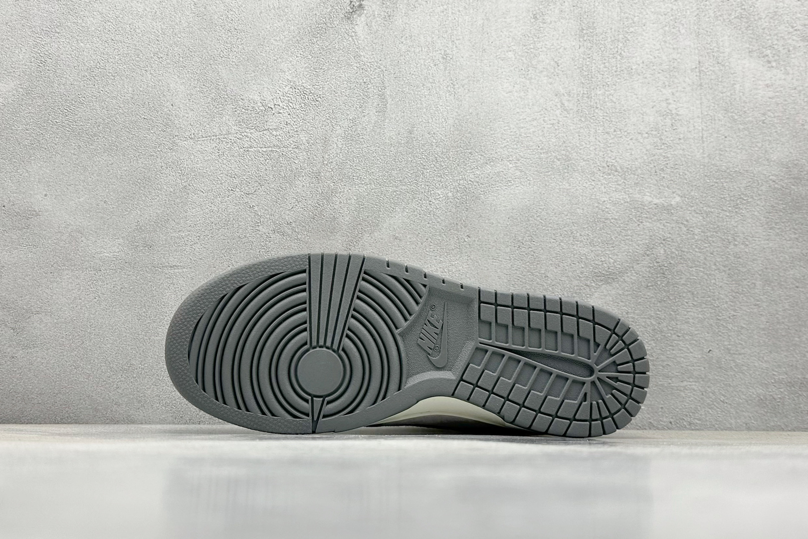  
NIKE SB Dunk Low x Louis Vuitton 
公司级出品 极力推荐
原装头层材