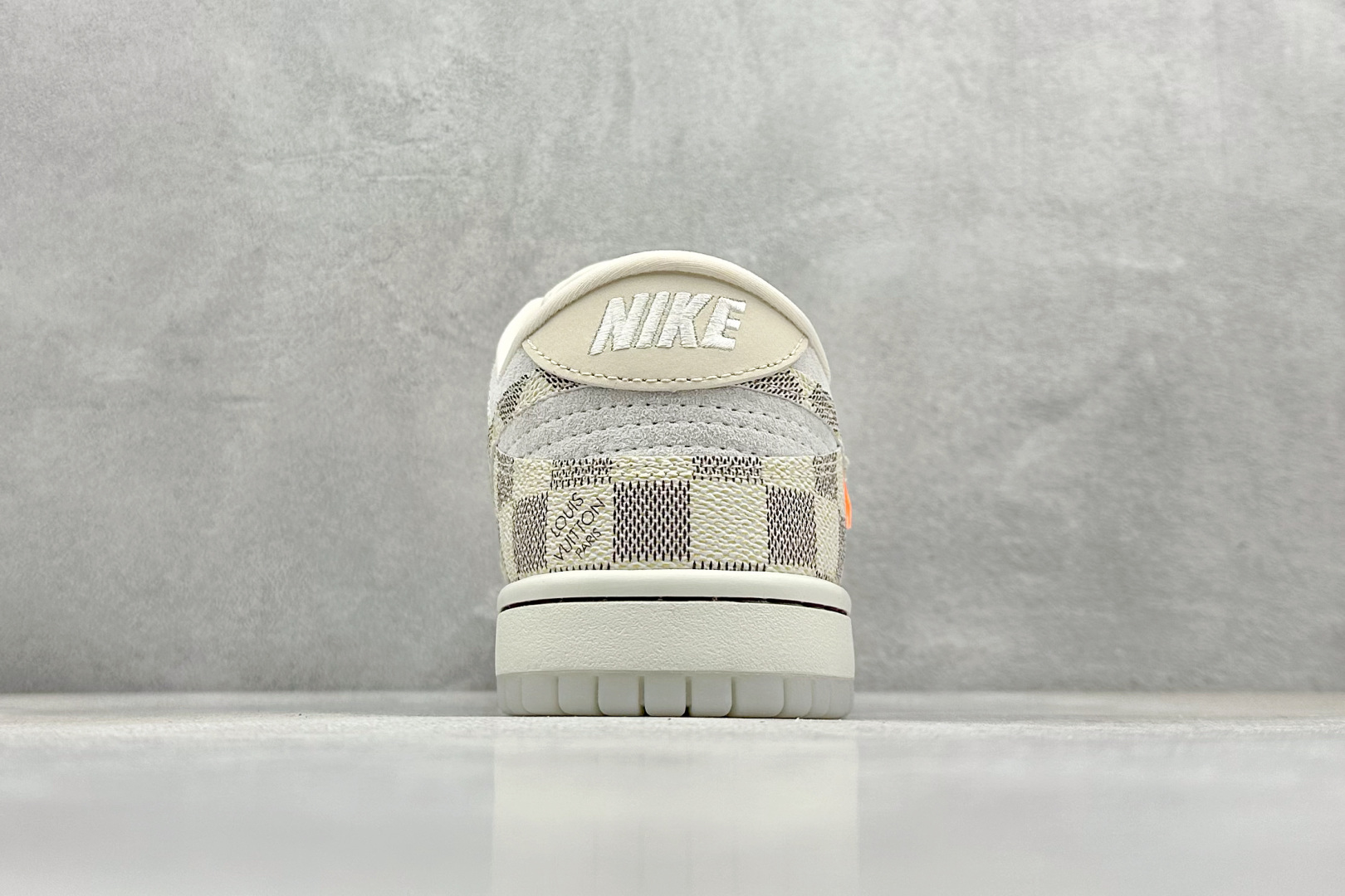  
NIKE SB Dunk Low x Louis Vuitton 
公司级出品 极力推荐
原装头层材