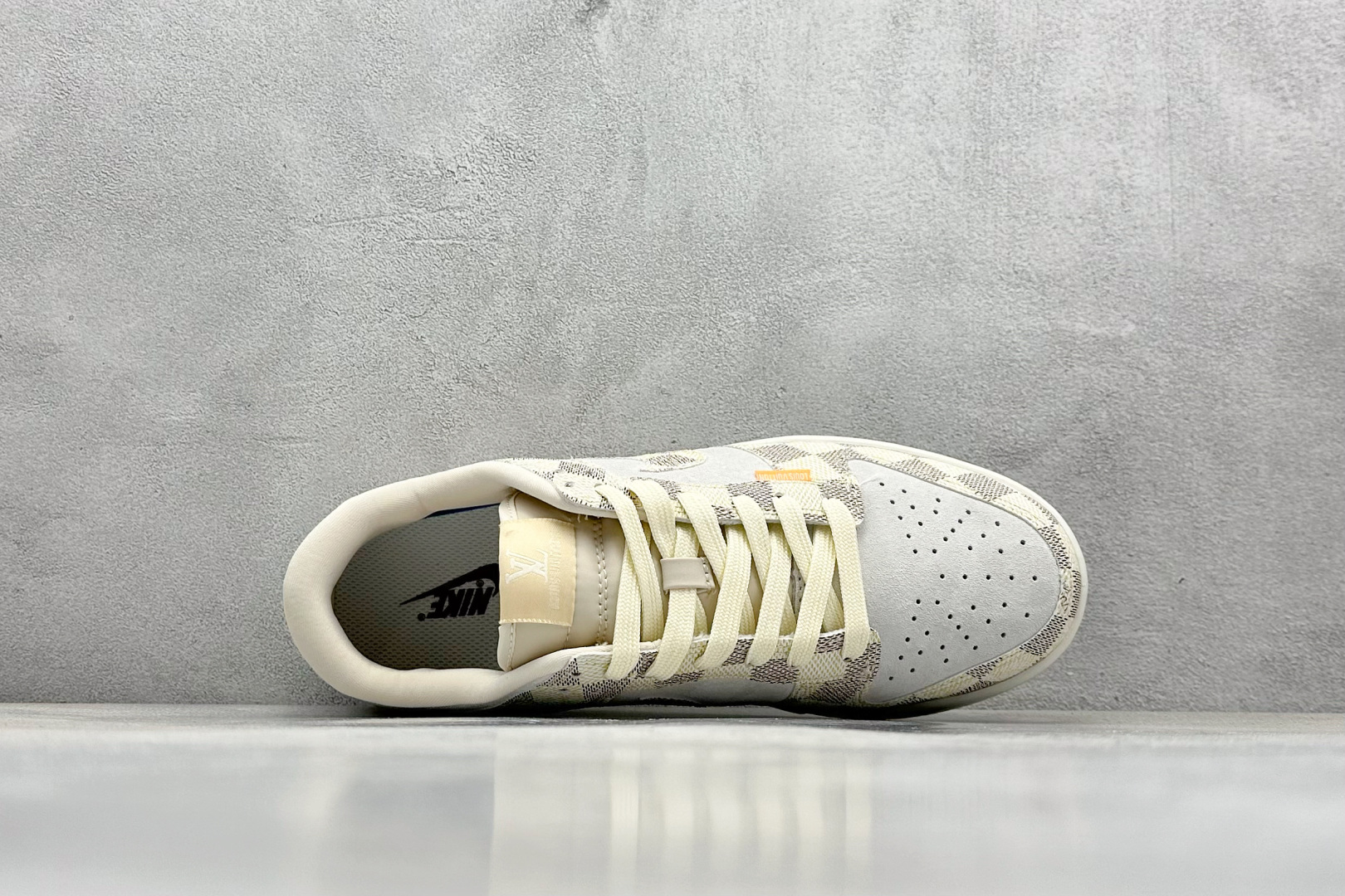  
NIKE SB Dunk Low x Louis Vuitton 
公司级出品 极力推荐
原装头层材