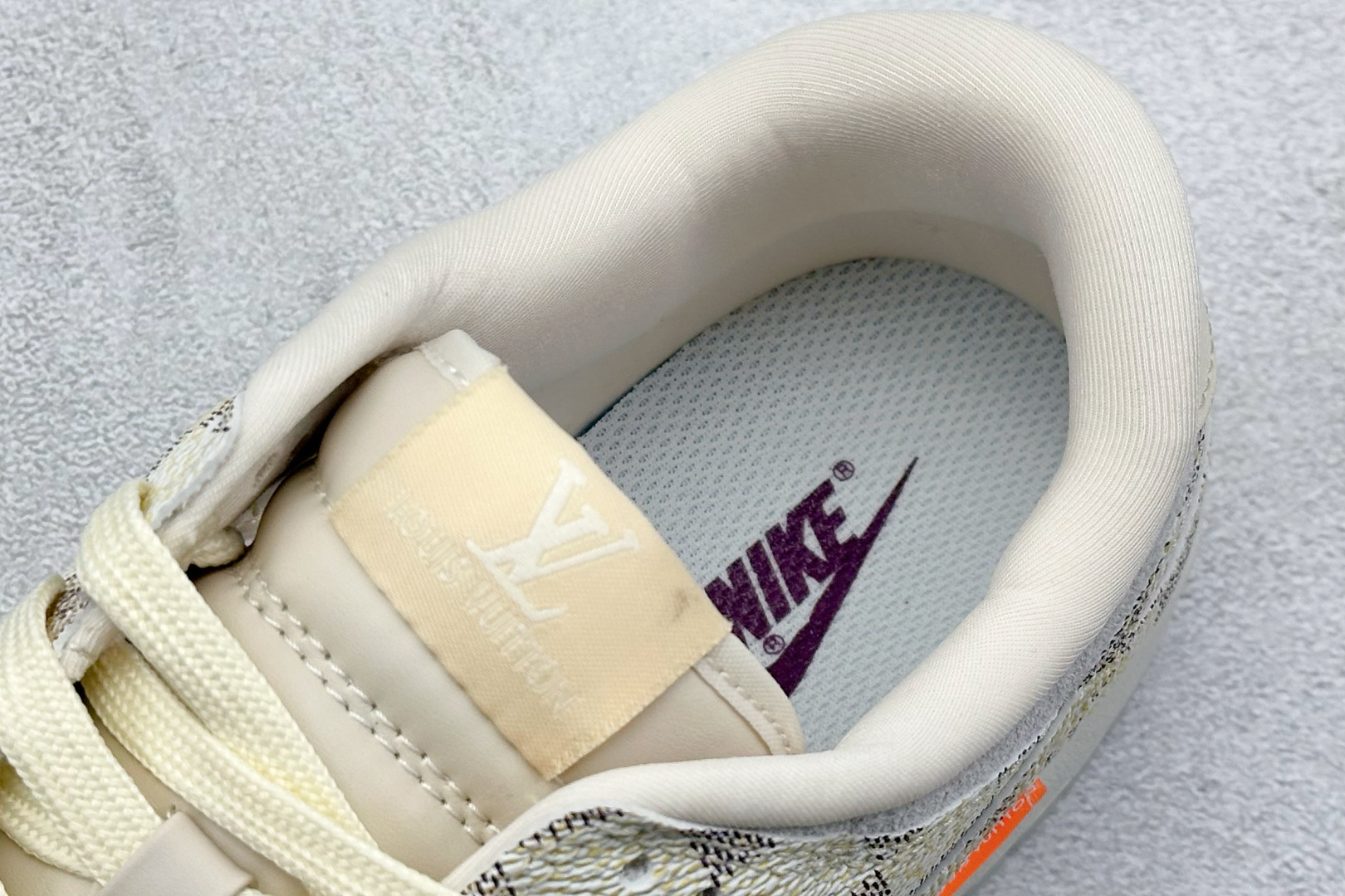  
NIKE SB Dunk Low x Louis Vuitton 
公司级出品 极力推荐
原装头层材