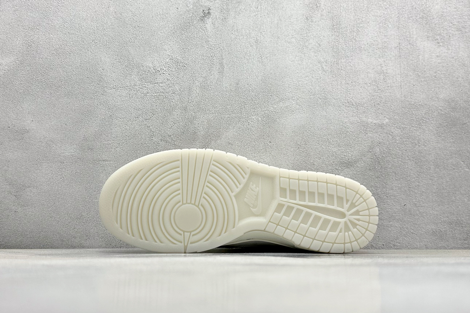  
NIKE SB Dunk Low x Louis Vuitton 
公司级出品 极力推荐
原装头层材