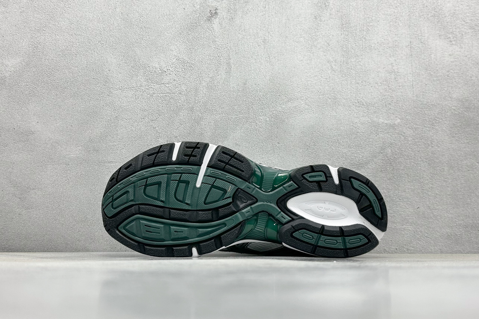  
GS版 Asics Tiger GEL-1130 亚瑟士户外风低帮休闲运动跑步鞋
 #鞋款选用网眼与