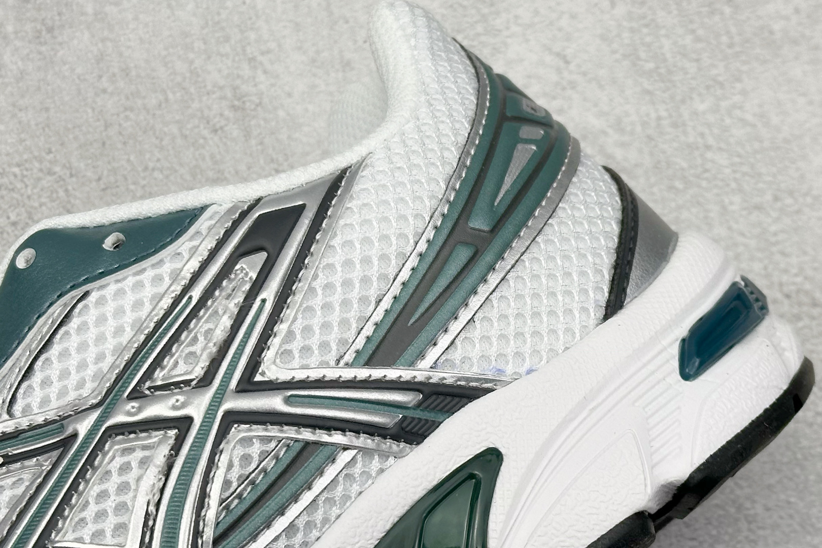  
GS版 Asics Tiger GEL-1130 亚瑟士户外风低帮休闲运动跑步鞋
 #鞋款选用网眼与