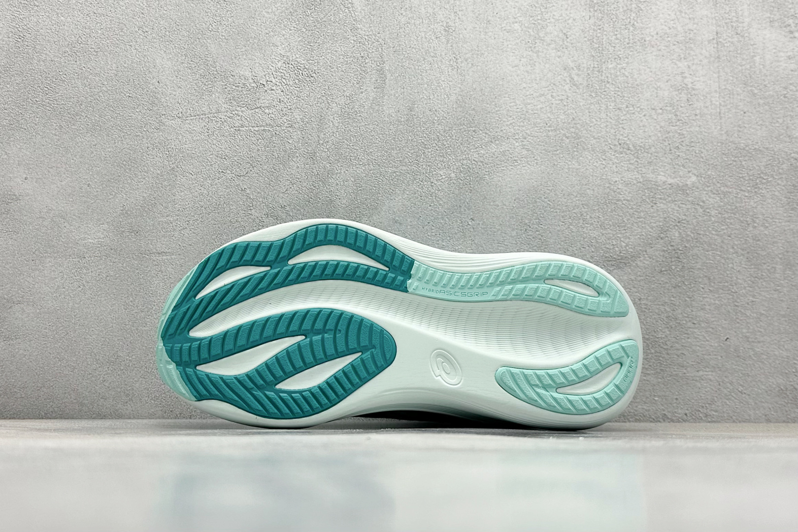 
Asics Gel-Nimbus 27 亚瑟士复古透气休闲鞋缓震男子耐磨跑步鞋 


尺码：36-