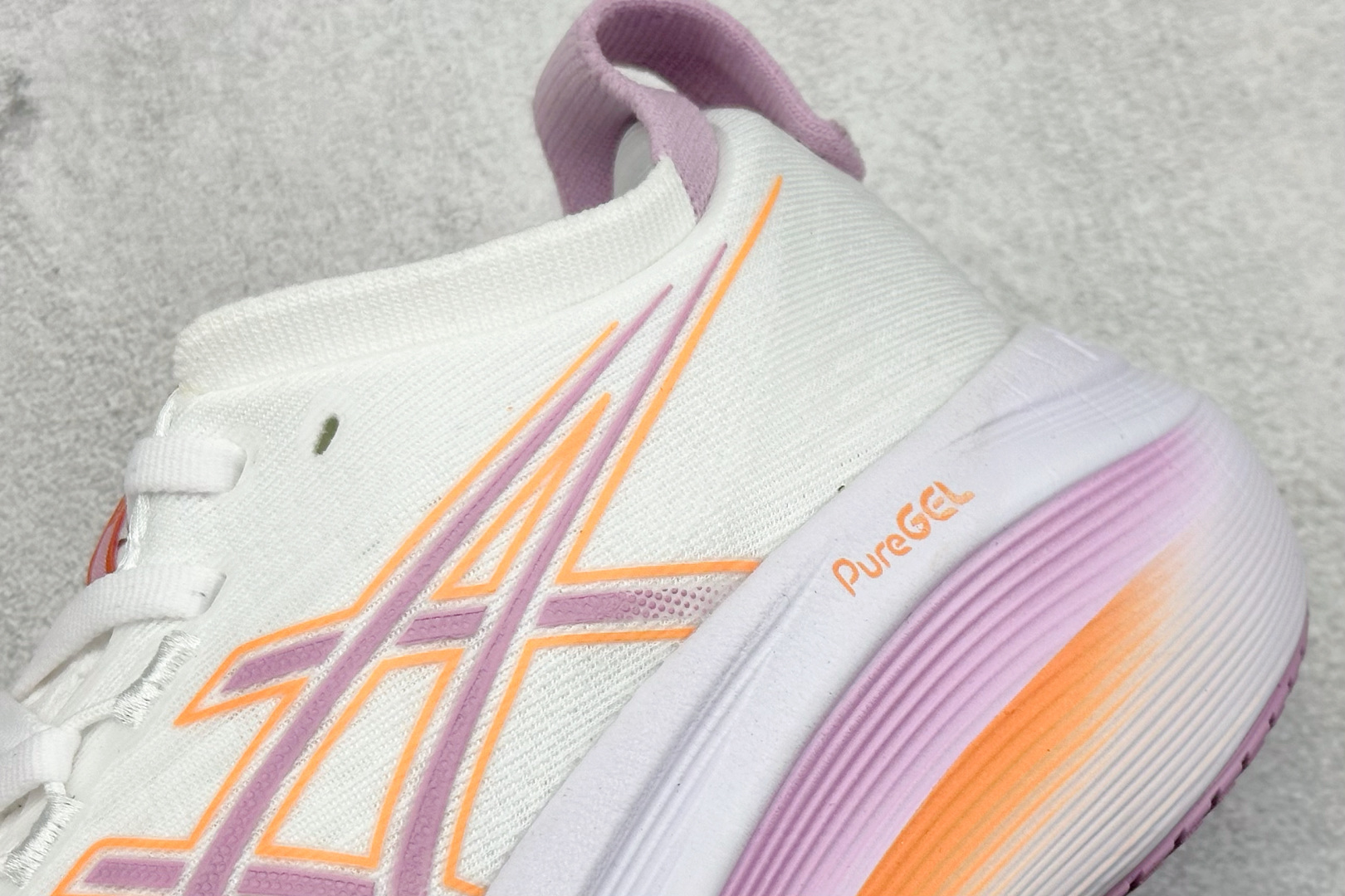  
Asics Gel-Nimbus 27 亚瑟士复古透气休闲鞋缓震男子耐磨跑步鞋 


尺码：36-