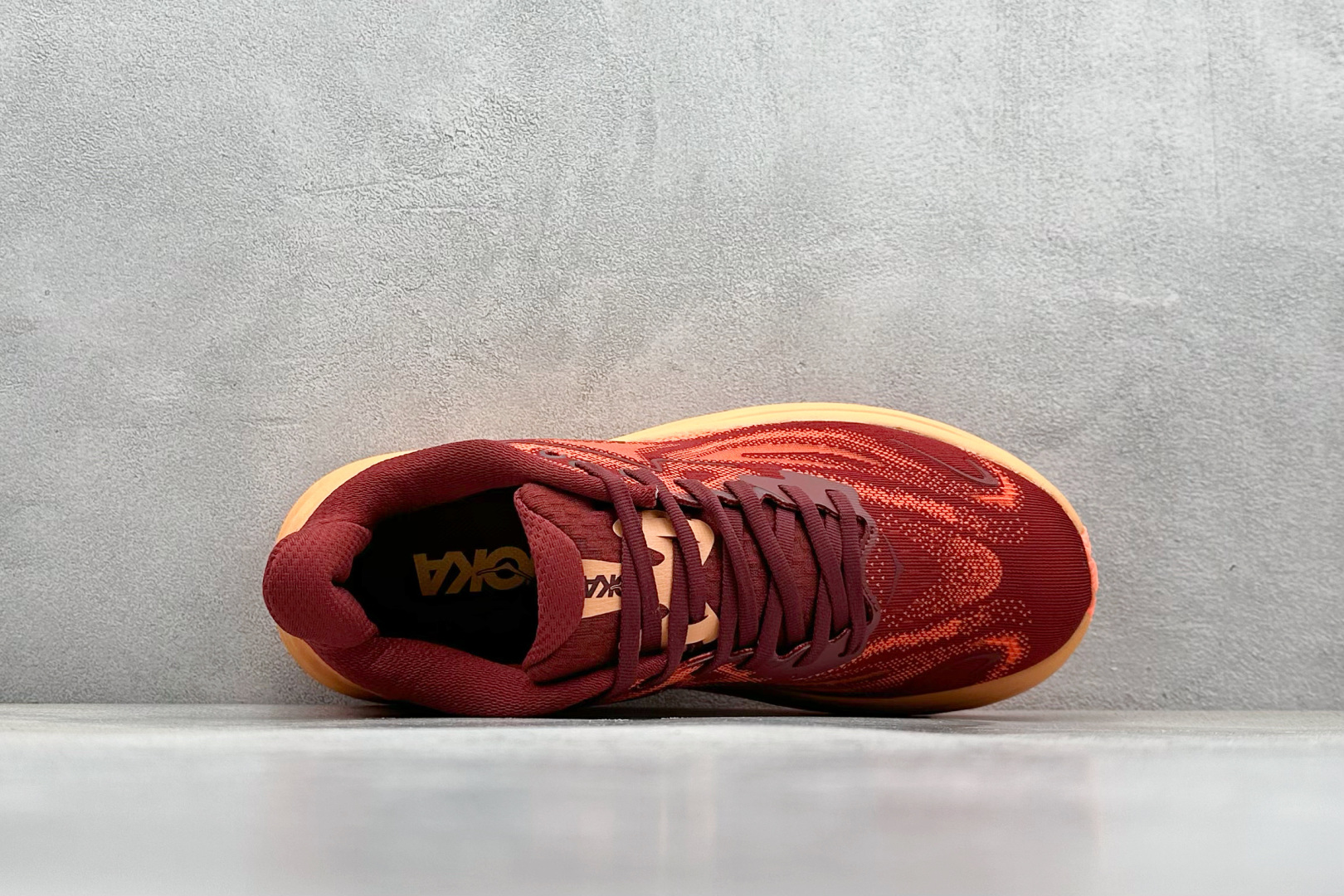  
W版 Hoka W CLIFTON 10 超轻厚底轻量跑步鞋
市售最高品质 原版开发 正确后跟细节 