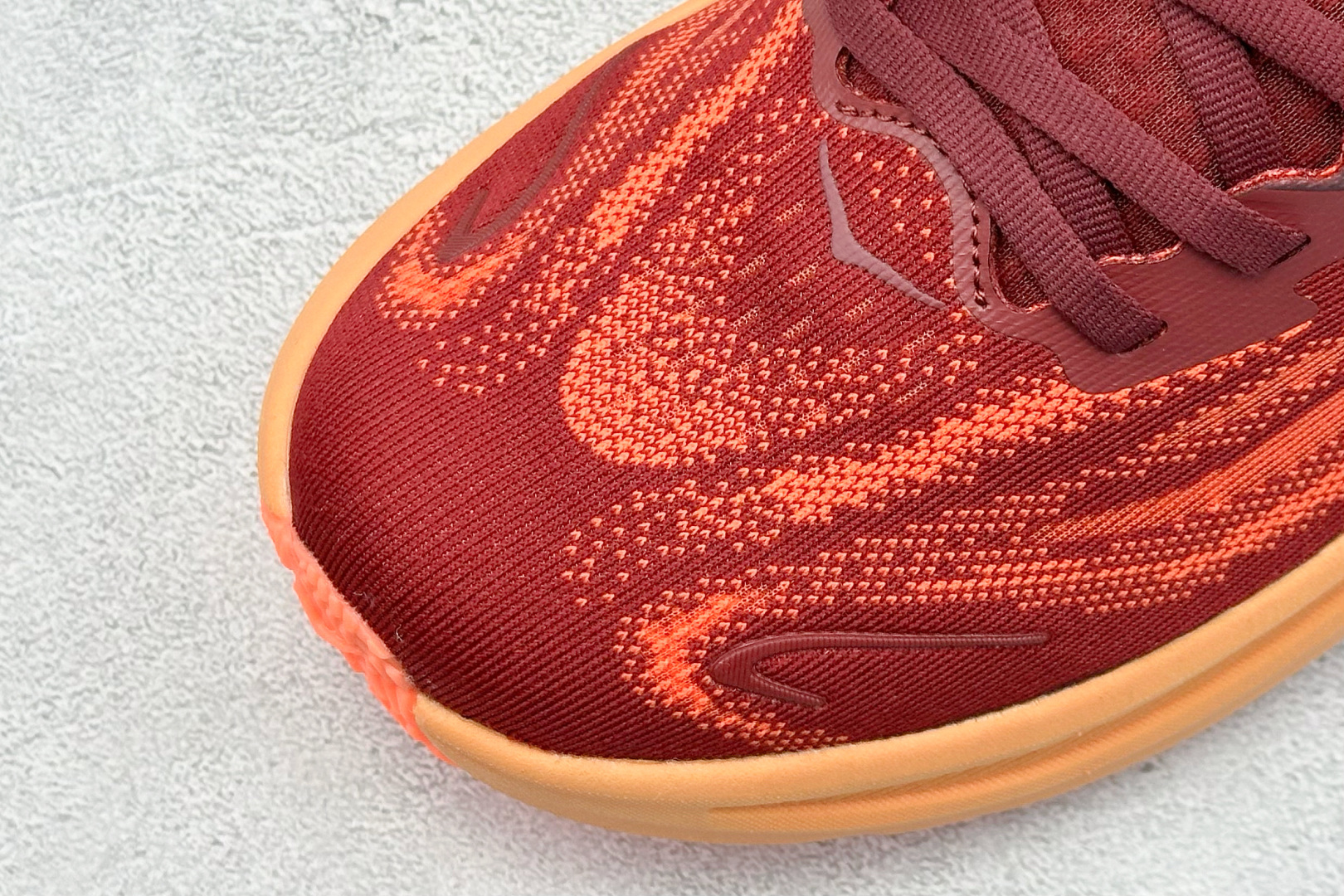  
W版 Hoka W CLIFTON 10 超轻厚底轻量跑步鞋
市售最高品质 原版开发 正确后跟细节 