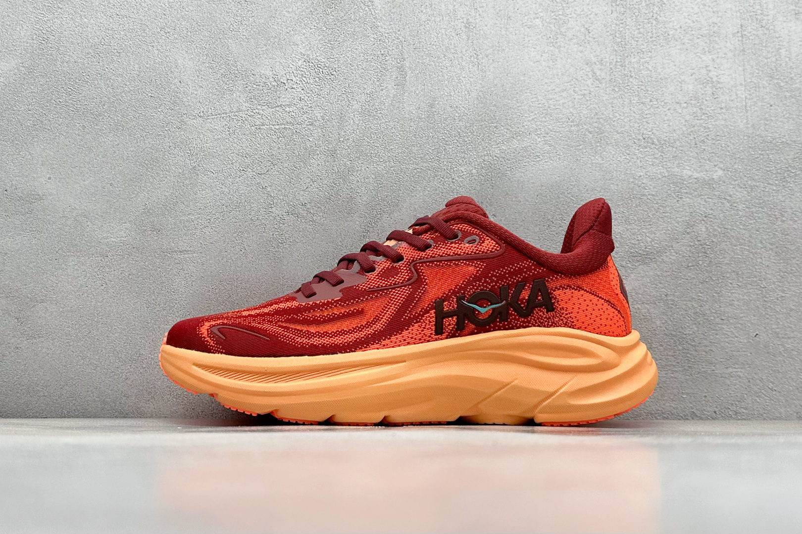  
W版 Hoka W CLIFTON 10 超轻厚底轻量跑步鞋
市售最高品质 原版开发 正确后跟细节 