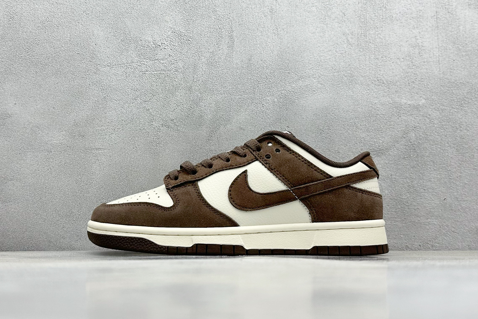  
史诗级性价比 NIKE SB Dunk Low 白褐
大厂出品 极力推荐
原装头层材料 独家版型蒸餾