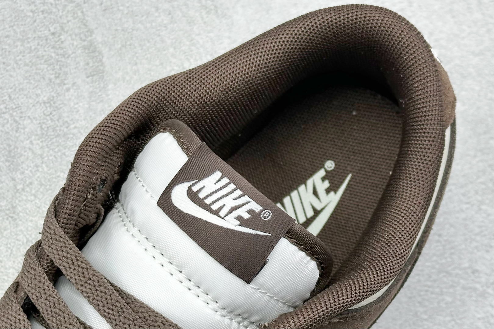  
史诗级性价比 NIKE SB Dunk Low 白褐
大厂出品 极力推荐
原装头层材料 独家版型蒸餾