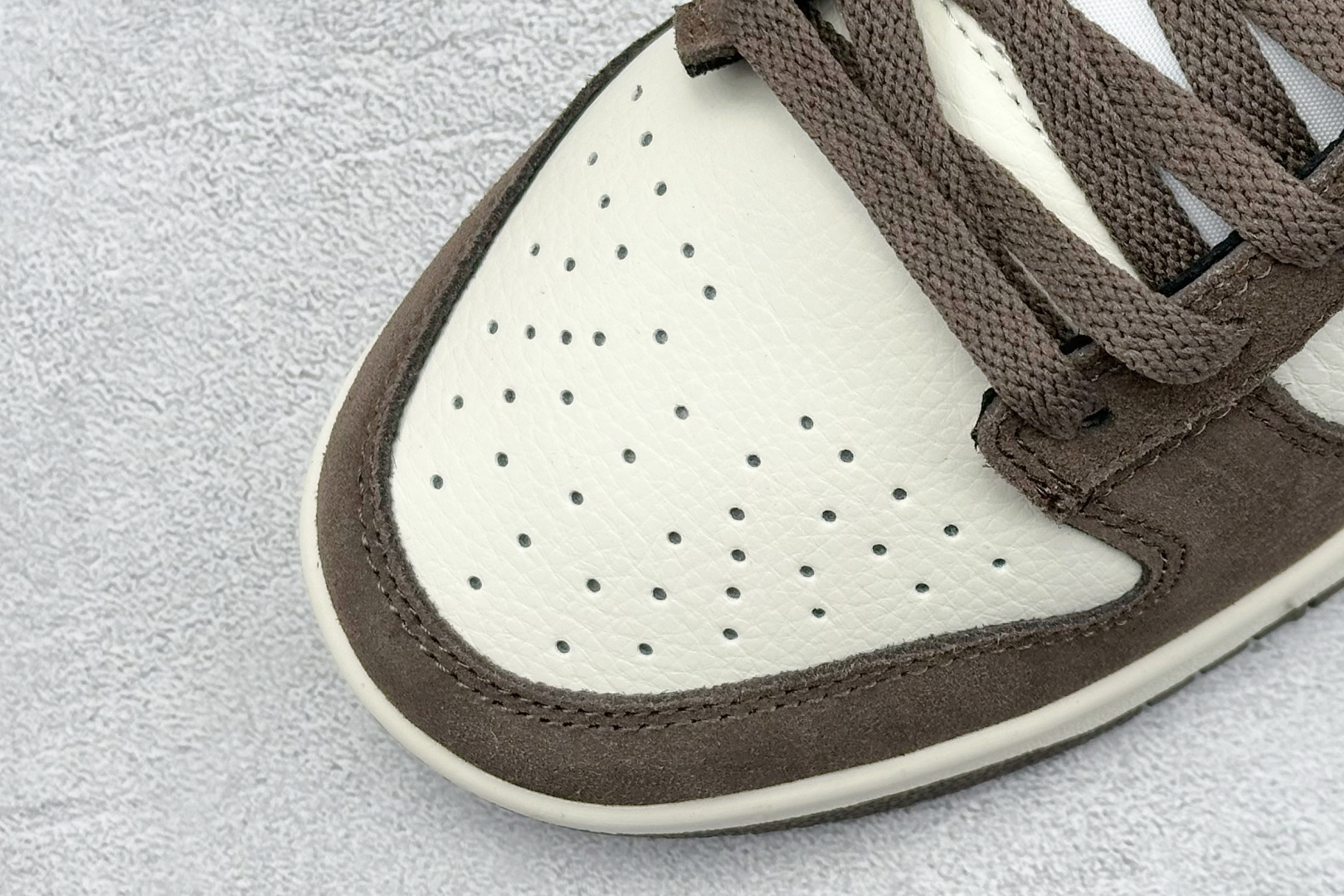  
史诗级性价比 NIKE SB Dunk Low 白褐
大厂出品 极力推荐
原装头层材料 独家版型蒸餾