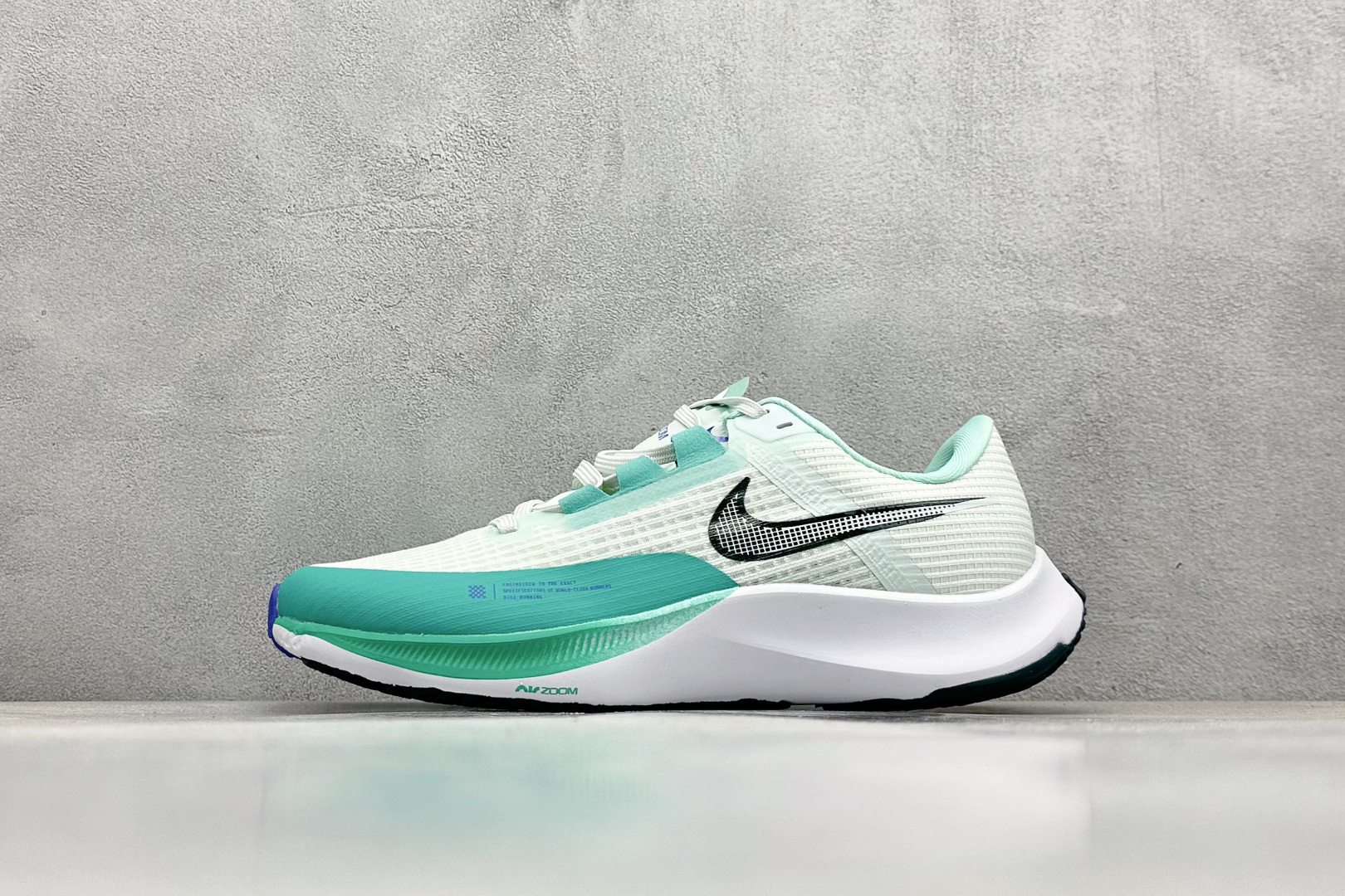 纯原福利 
RS版 NIKE AIR Zoom RIVAL Fly 3. 超轻跑步鞋
织物减震轻盈跑步鞋