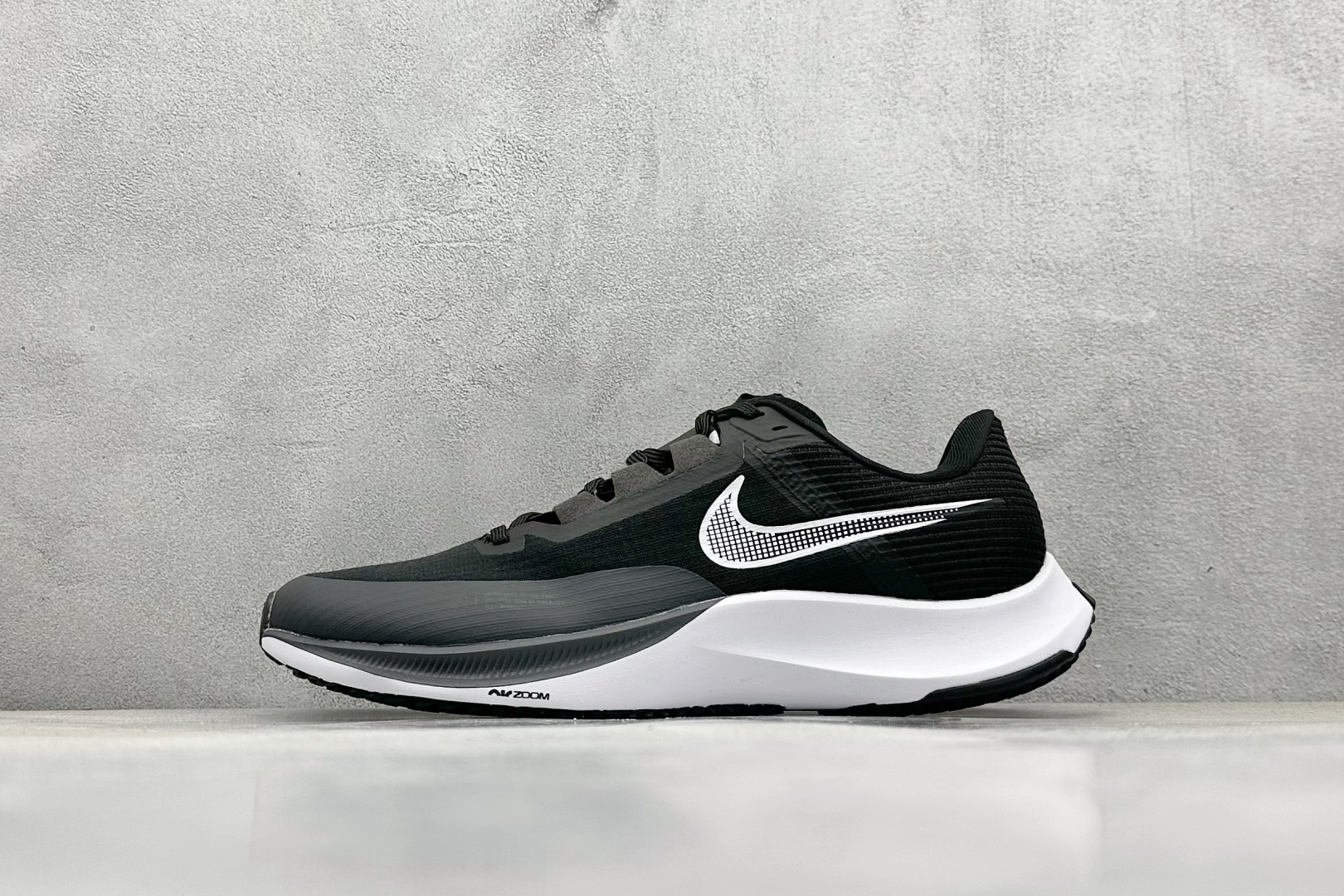 纯原福利 
RS版 NIKE AIR Zoom RIVAL Fly 3. 超轻跑步鞋
织物减震轻盈跑步鞋