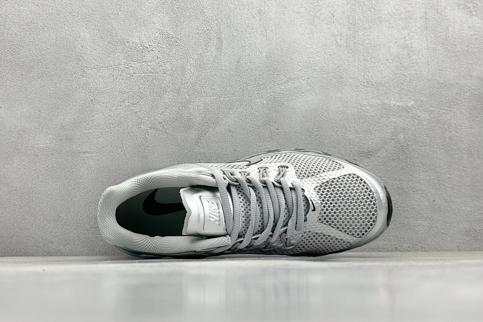  终端放店
YH NIKE Air Max 2013 耐克复古透气网布
全掌气垫 缓震跑步鞋 
#搭配