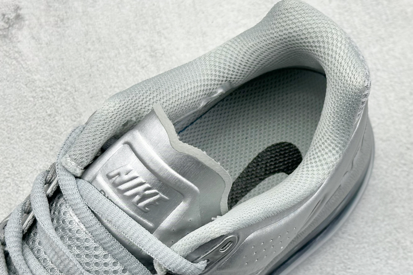  终端放店
YH NIKE Air Max 2013 耐克复古透气网布
全掌气垫 缓震跑步鞋 
#搭配