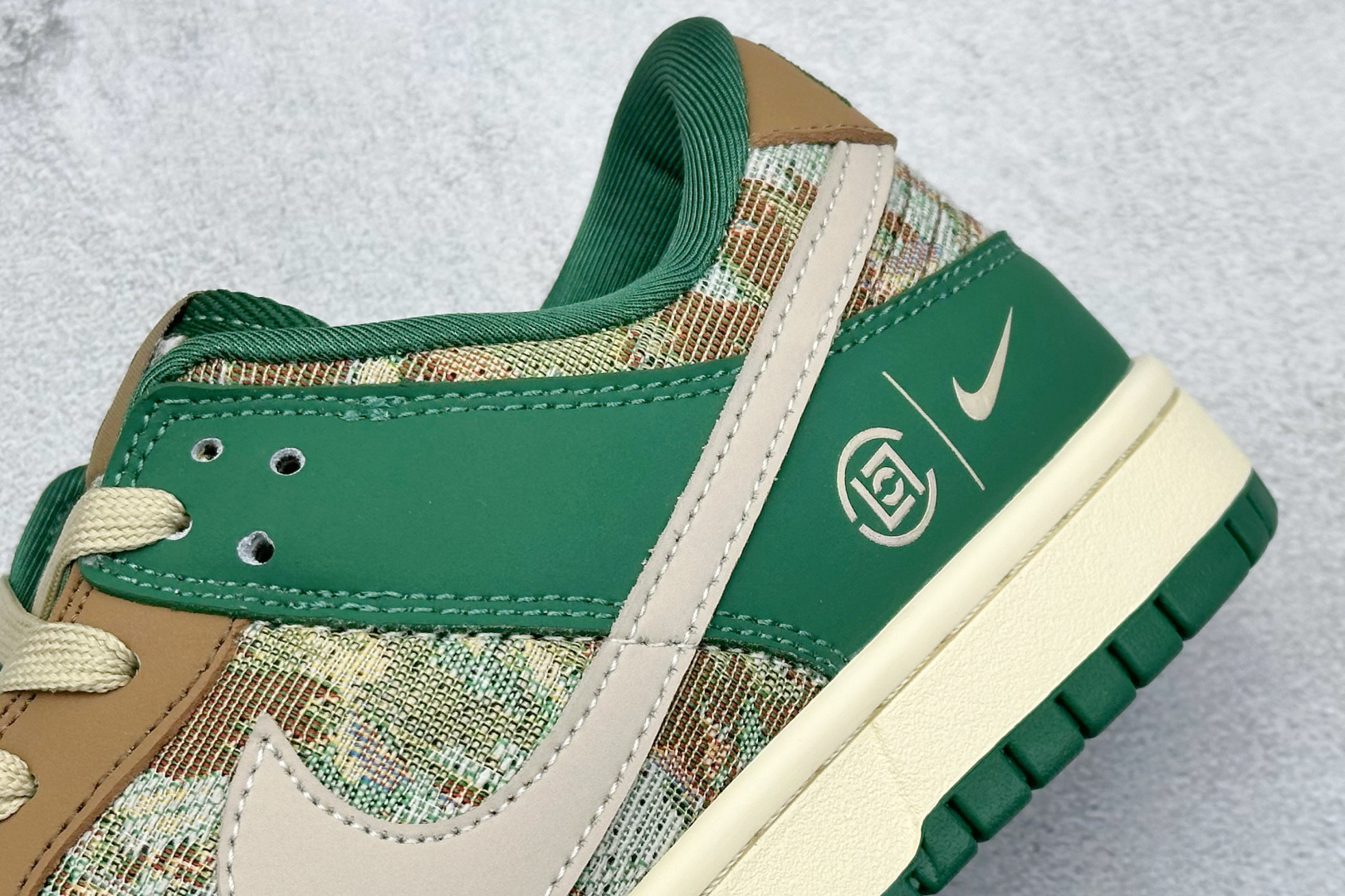  终端放店
XC版 Nike SB Dunk Low“ 冠希联名——米棕绿针织”  周年高端定制 低帮休