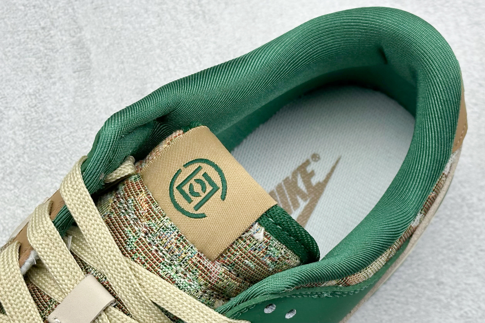  终端放店
XC版 Nike SB Dunk Low“ 冠希联名——米棕绿针织”  周年高端定制 低帮休