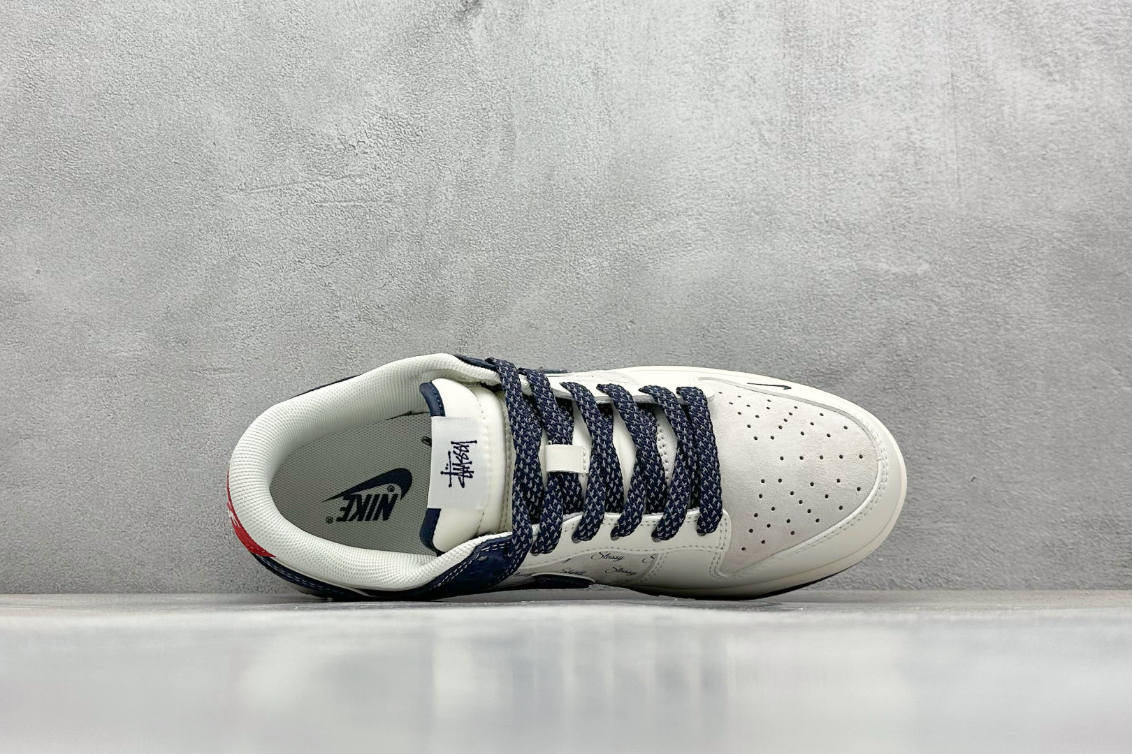  终端放店
XC版 Nike SB Dunk Low“ 斯图西联名——猪八米灰蓝”  周年高端定制 低帮