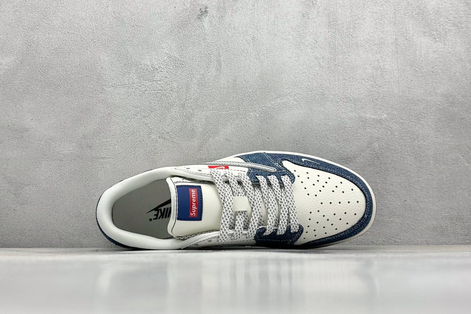  终端放店
XC版 Travis Scott x Fragment Design x Air Jorda