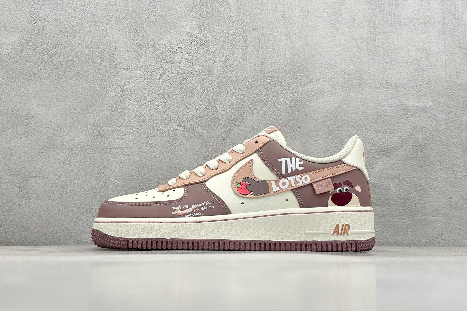  
Nike Air Force 1 Low 07 白红棕小钩涂鸦
原楦头原纸板 打造纯正低帮空军版型
