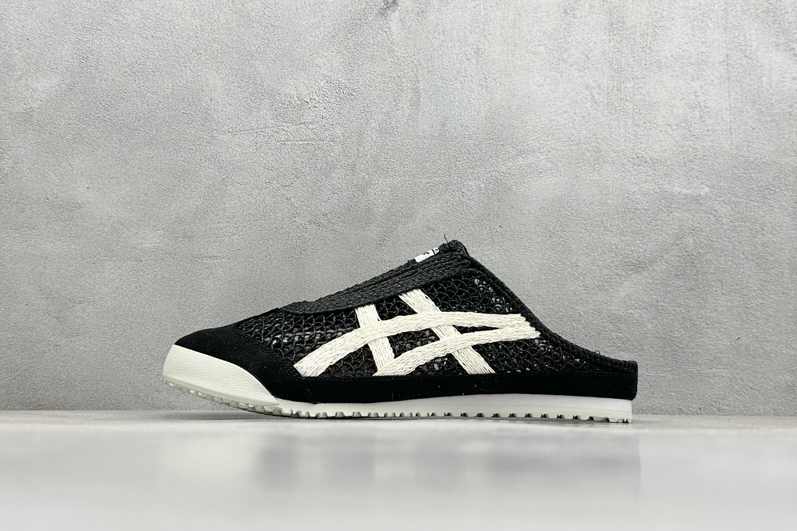  
亚瑟士 /Onitsuka Tiger鬼冢虎 MEXICO 66 SABOT
网面透气 新款舒适一脚
