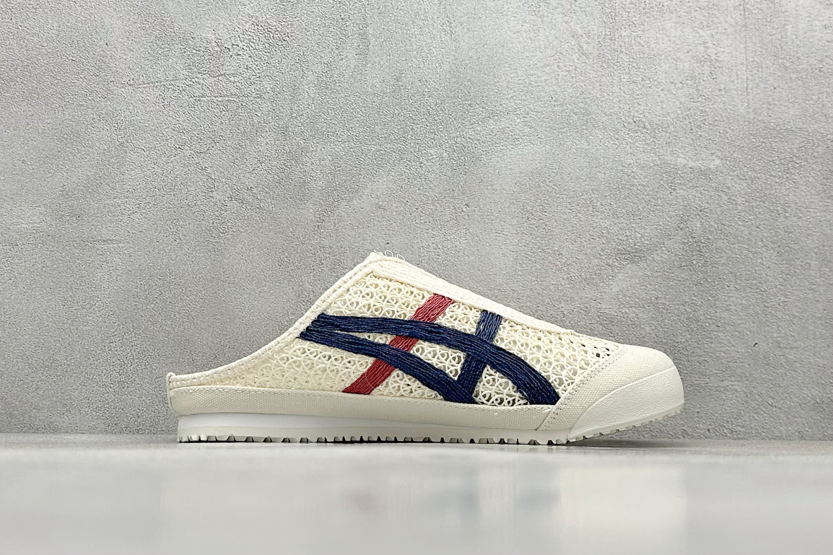  
亚瑟士 /Onitsuka Tiger鬼冢虎 MEXICO 66 SABOT
网面透气 新款舒适一脚