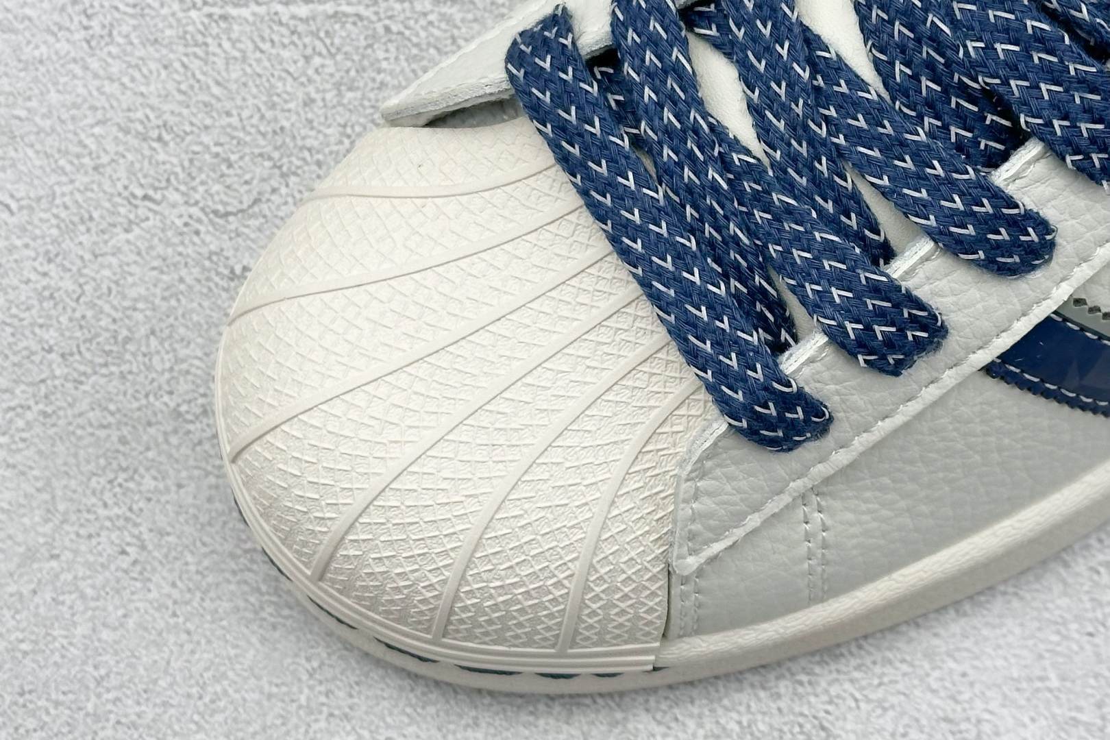 AD Originals Superstar x Stussy 白蓝 JY8903