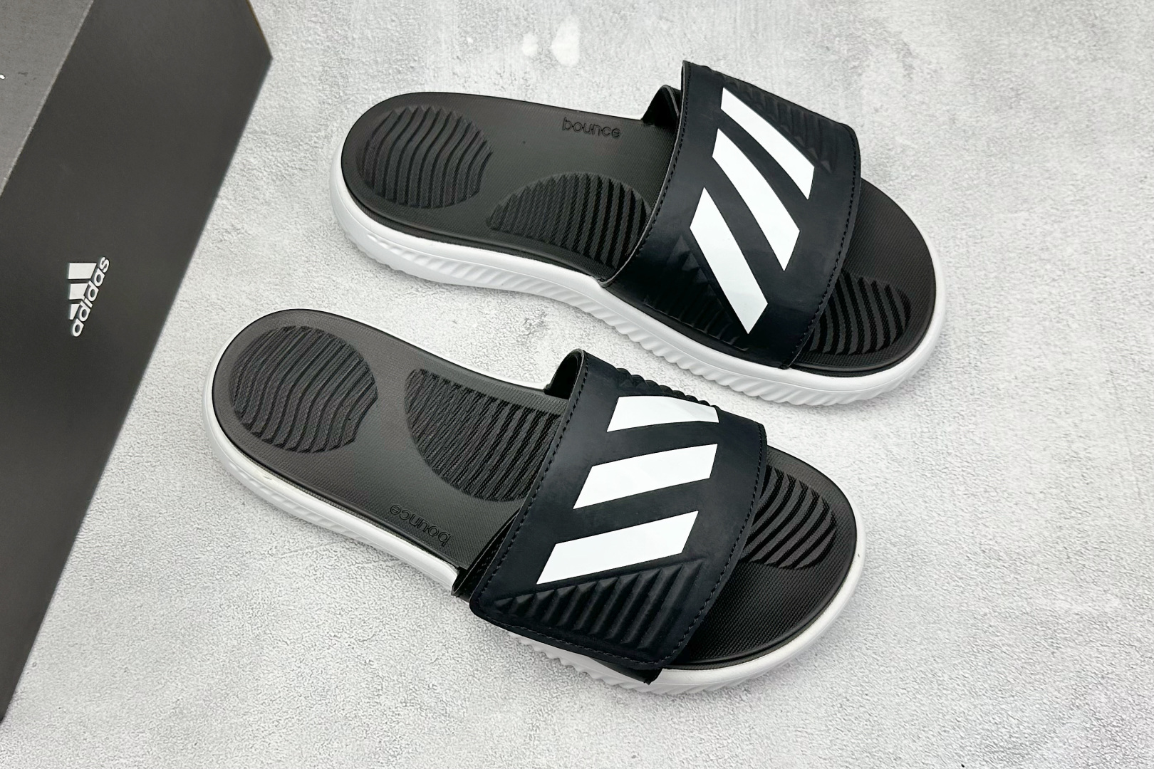 
ALPHABOUNCE SLIDE2.0 男女凉拖鞋 

货号：GY9416 
尺码全：36-46
