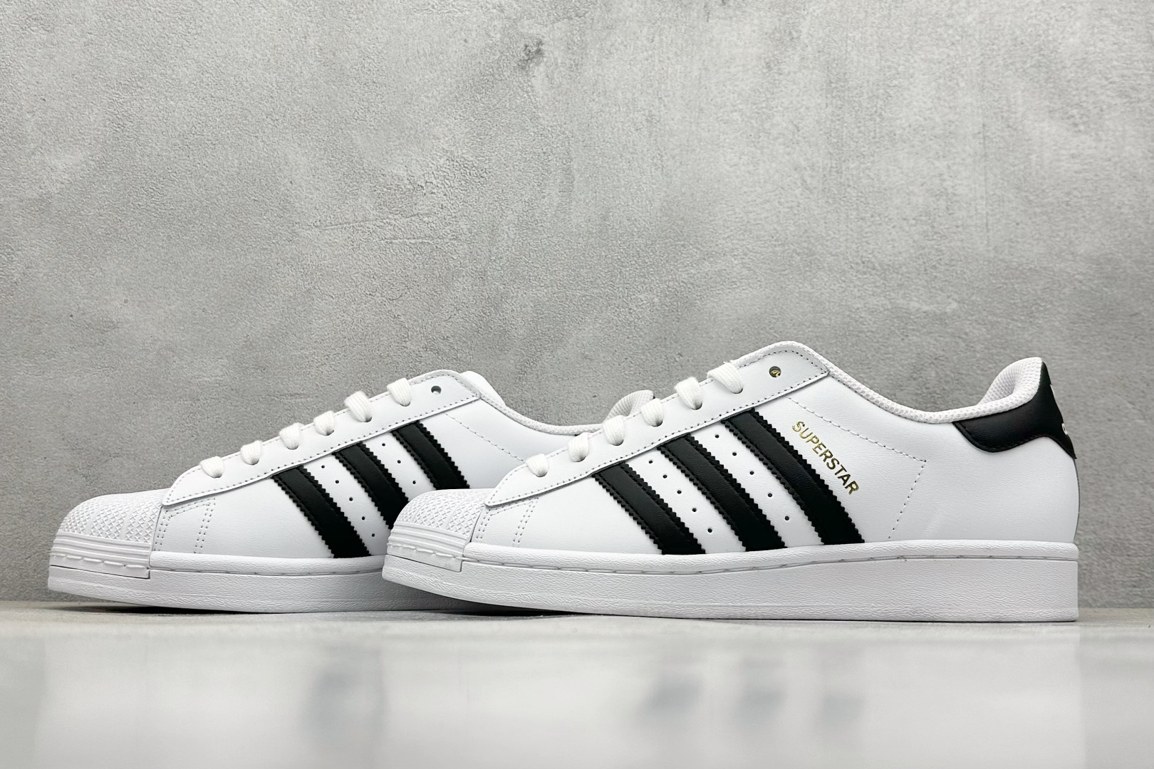奥莱订单 
Adidas Originals Superstar 贝壳头
2025全新版本 官方同步上架