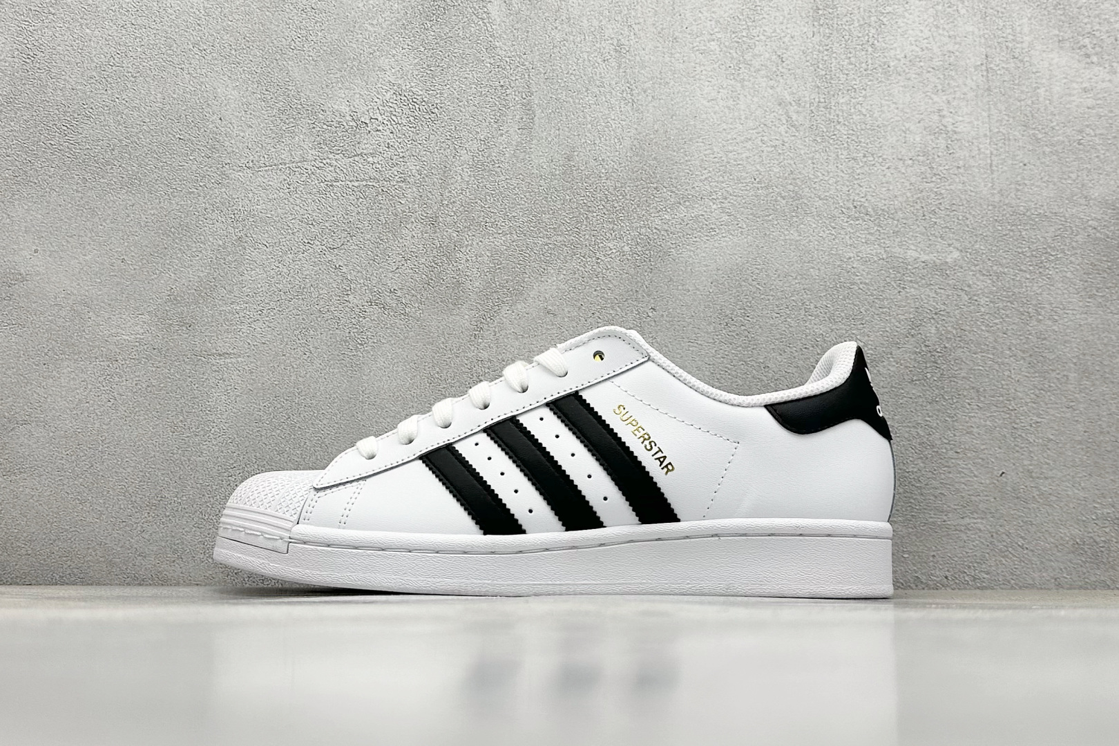 奥莱订单 
Adidas Originals Superstar 贝壳头
2025全新版本 官方同步上架