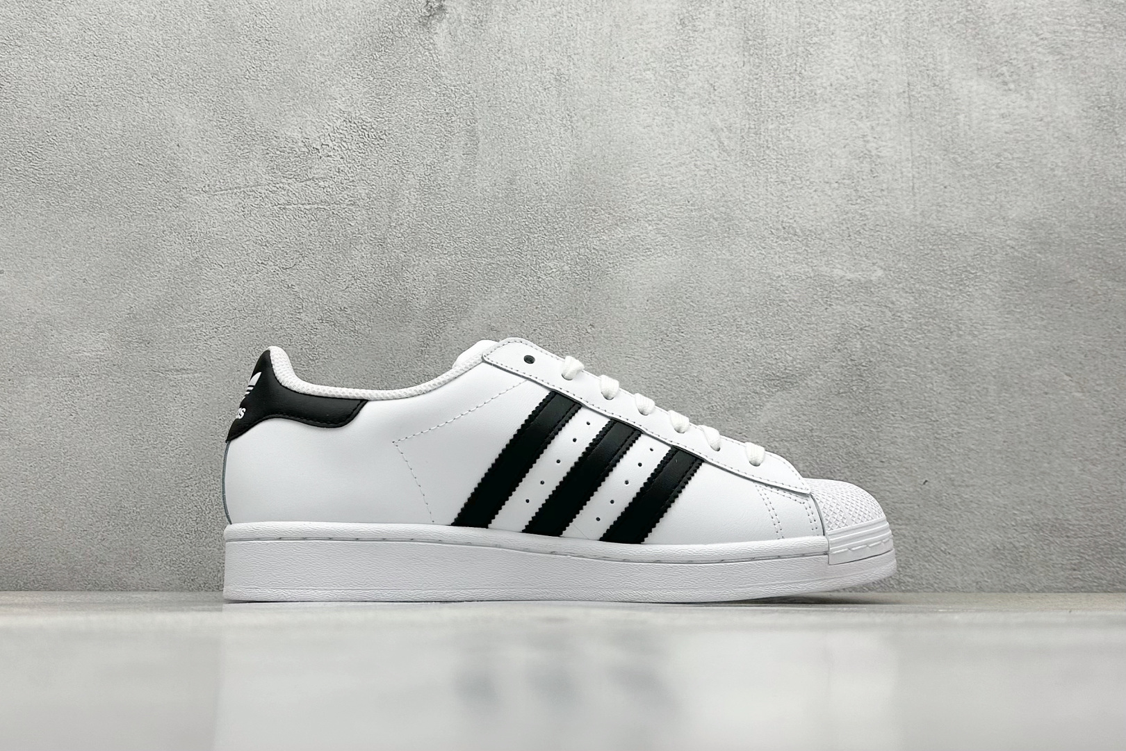 奥莱订单 
Adidas Originals Superstar 贝壳头
2025全新版本 官方同步上架