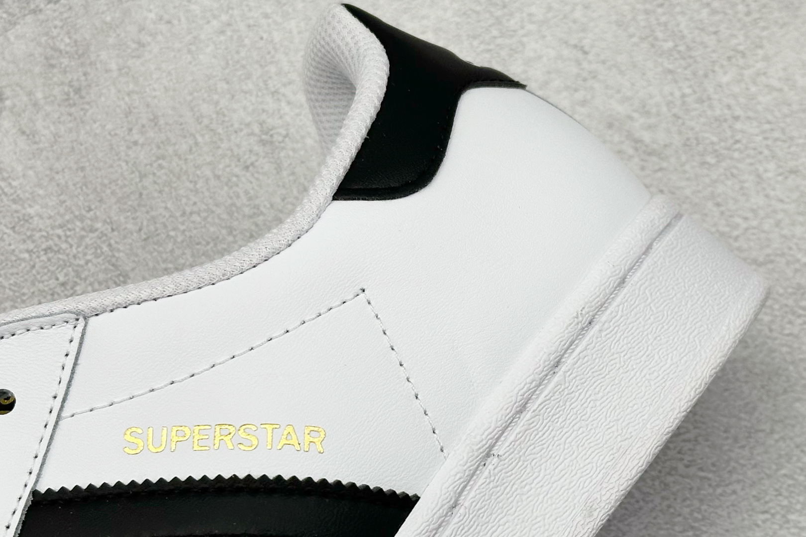 奥莱订单 
Adidas Originals Superstar 贝壳头
2025全新版本 官方同步上架