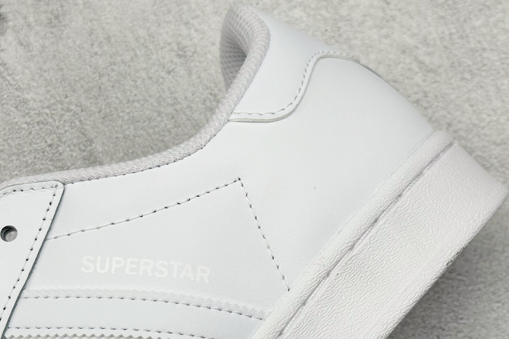 奥莱订单 
Adidas Originals Superstar 贝壳头
2025全新版本 官方同步上架