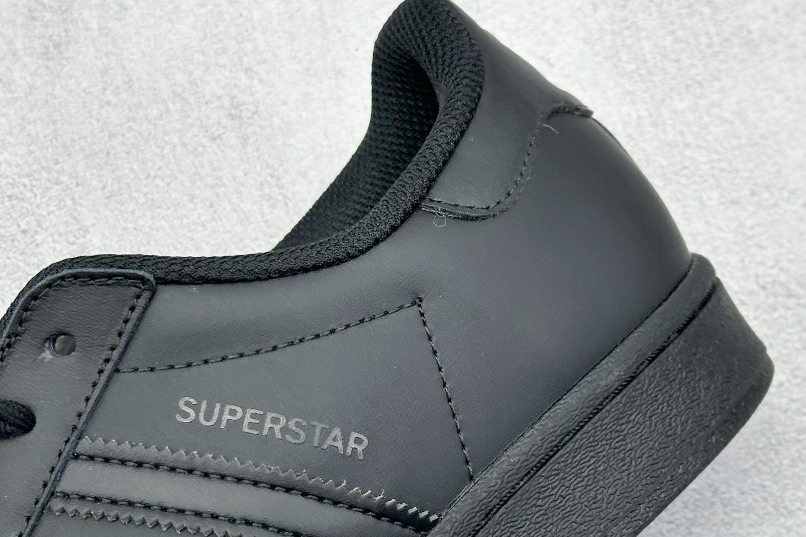 奥莱订单 
Adidas Originals Superstar 贝壳头
2025全新版本 官方同步上架