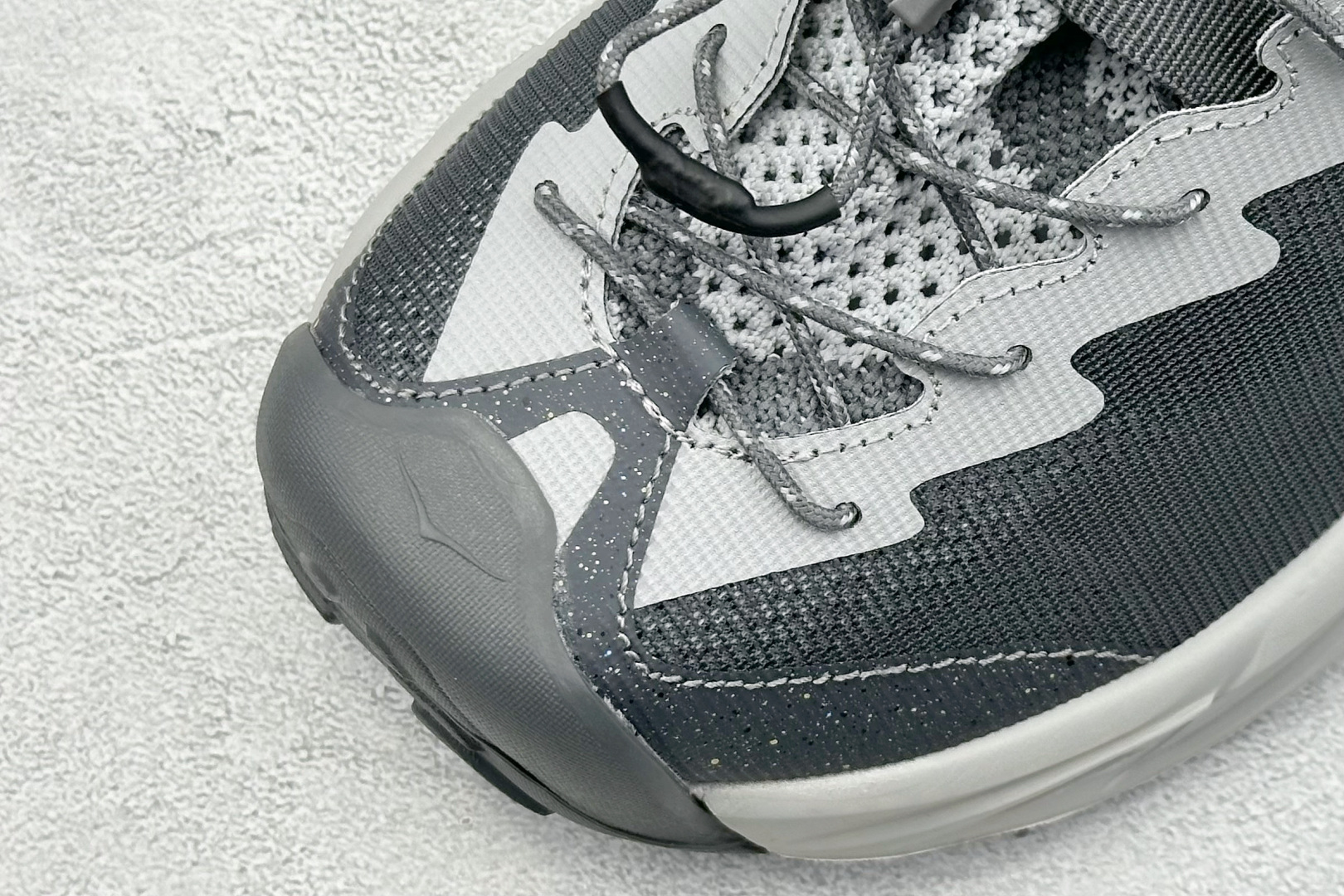  
GW版 Hoka One One Hopara 2 户外机能山地凉鞋
#鞋型从外观就给人强烈的户外