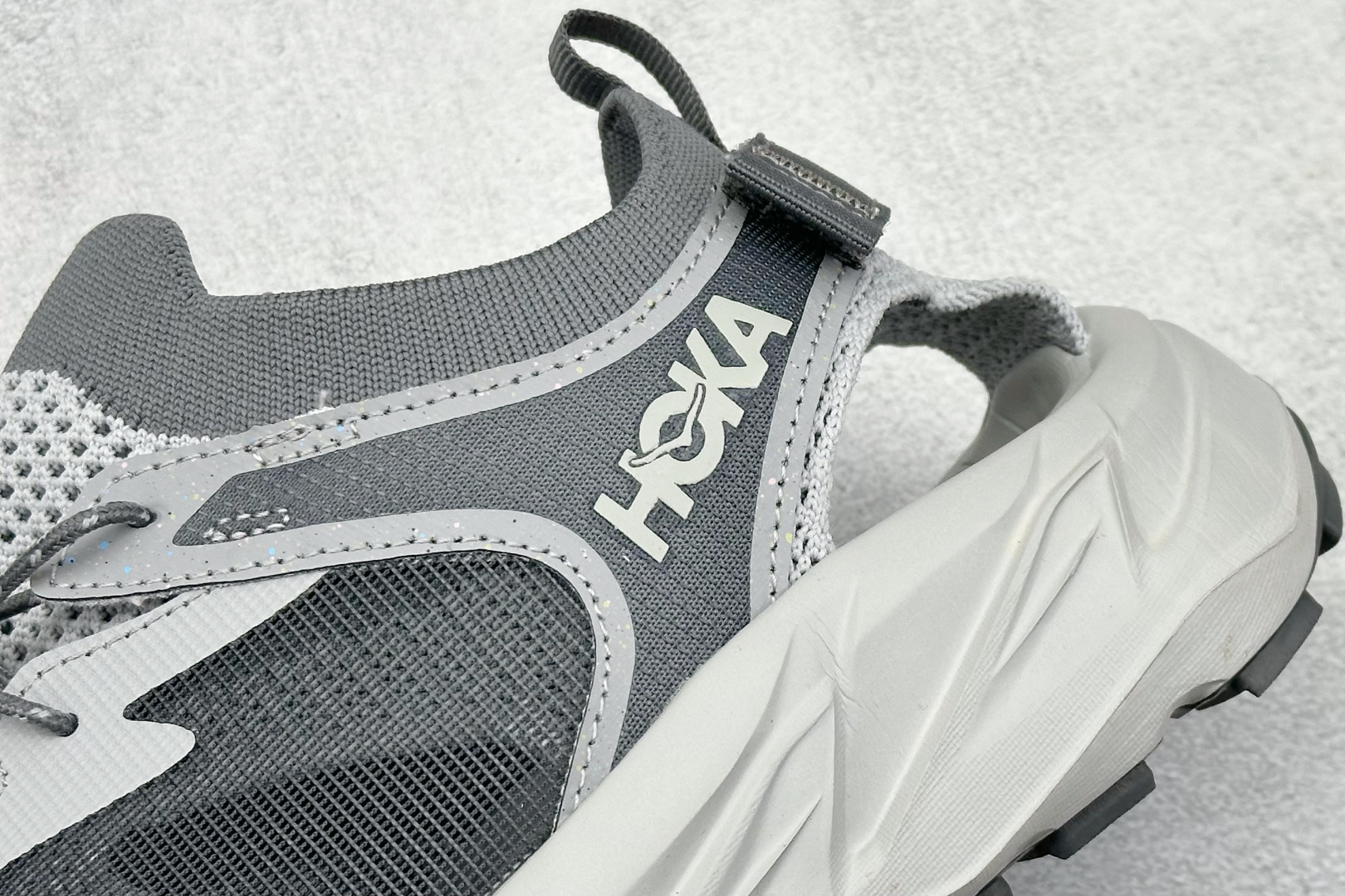  
GW版 Hoka One One Hopara 2 户外机能山地凉鞋
#鞋型从外观就给人强烈的户外