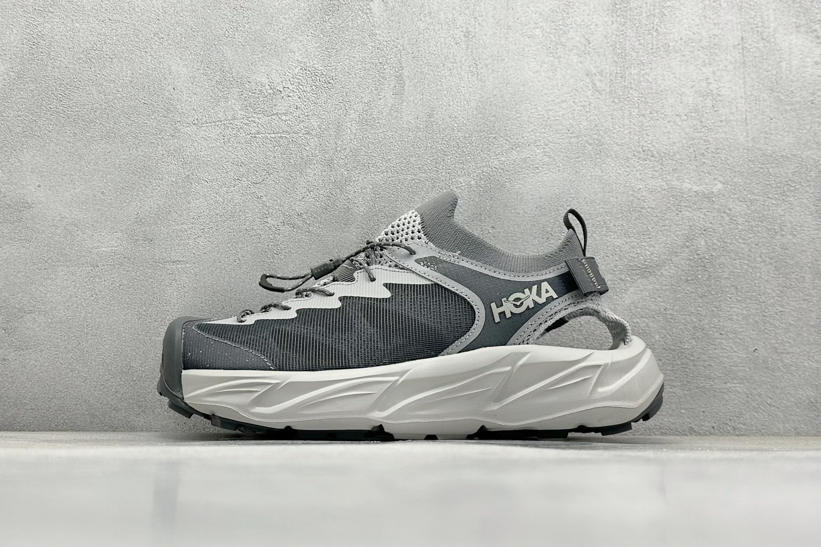 
GW版 Hoka One One Hopara 2 户外机能山地凉鞋
#鞋型从外观就给人强烈的户外