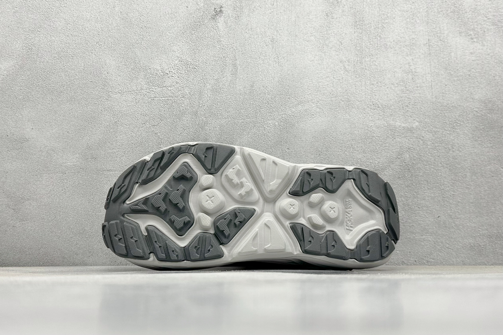  
GW版 Hoka One One Hopara 2 户外机能山地凉鞋
#鞋型从外观就给人强烈的户外