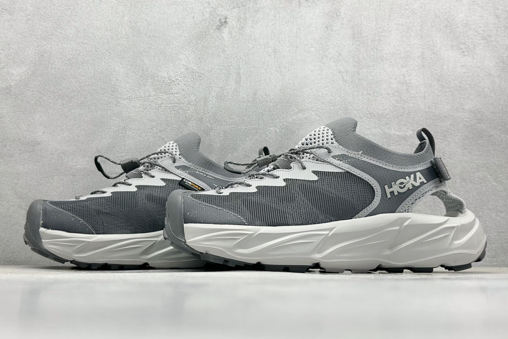  
GW版 Hoka One One Hopara 2 户外机能山地凉鞋
#鞋型从外观就给人强烈的户外