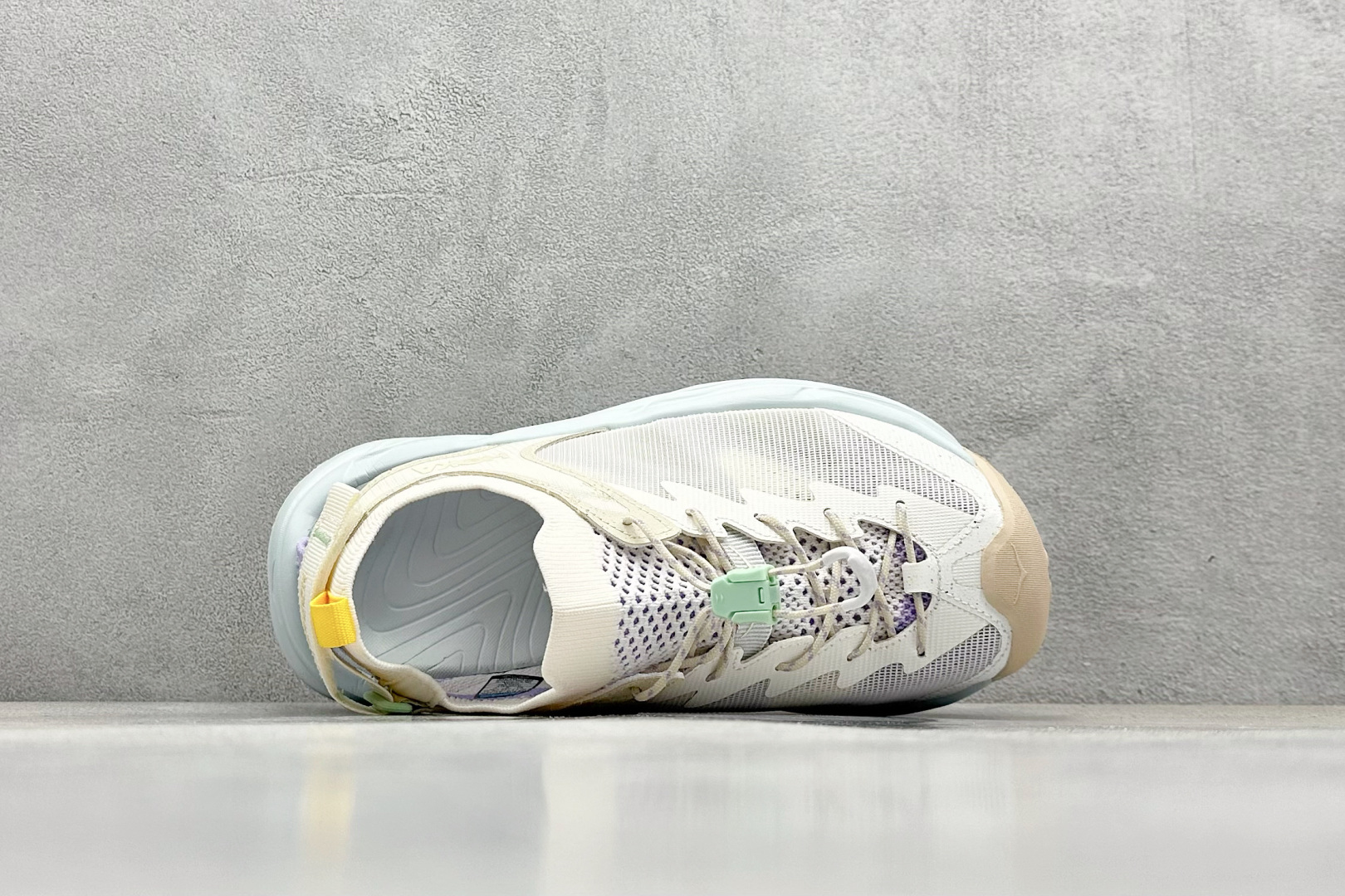  
GW版 Hoka One One Hopara 2 户外机能山地凉鞋
#鞋型从外观就给人强烈的户外