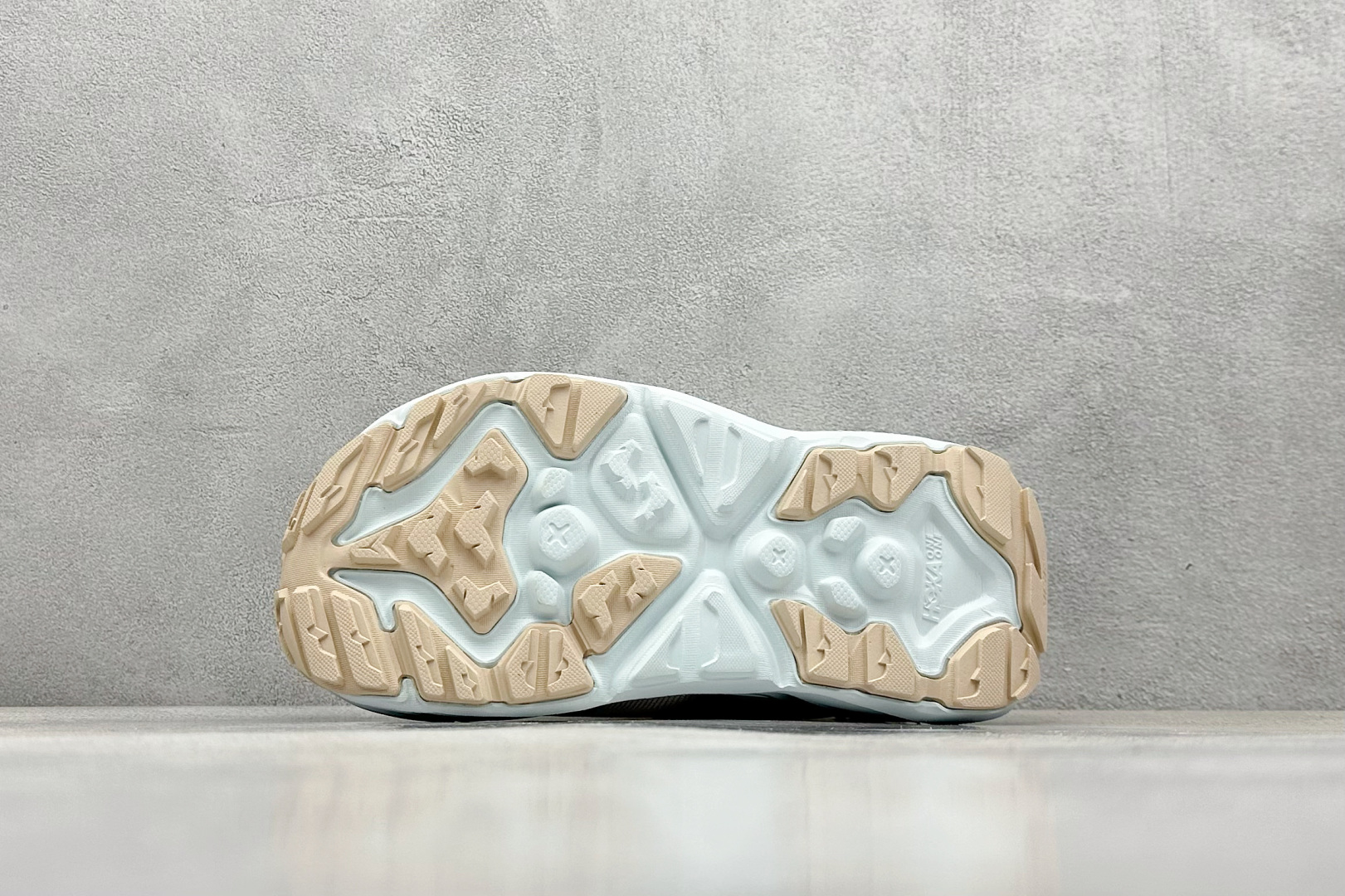  
GW版 Hoka One One Hopara 2 户外机能山地凉鞋
#鞋型从外观就给人强烈的户外