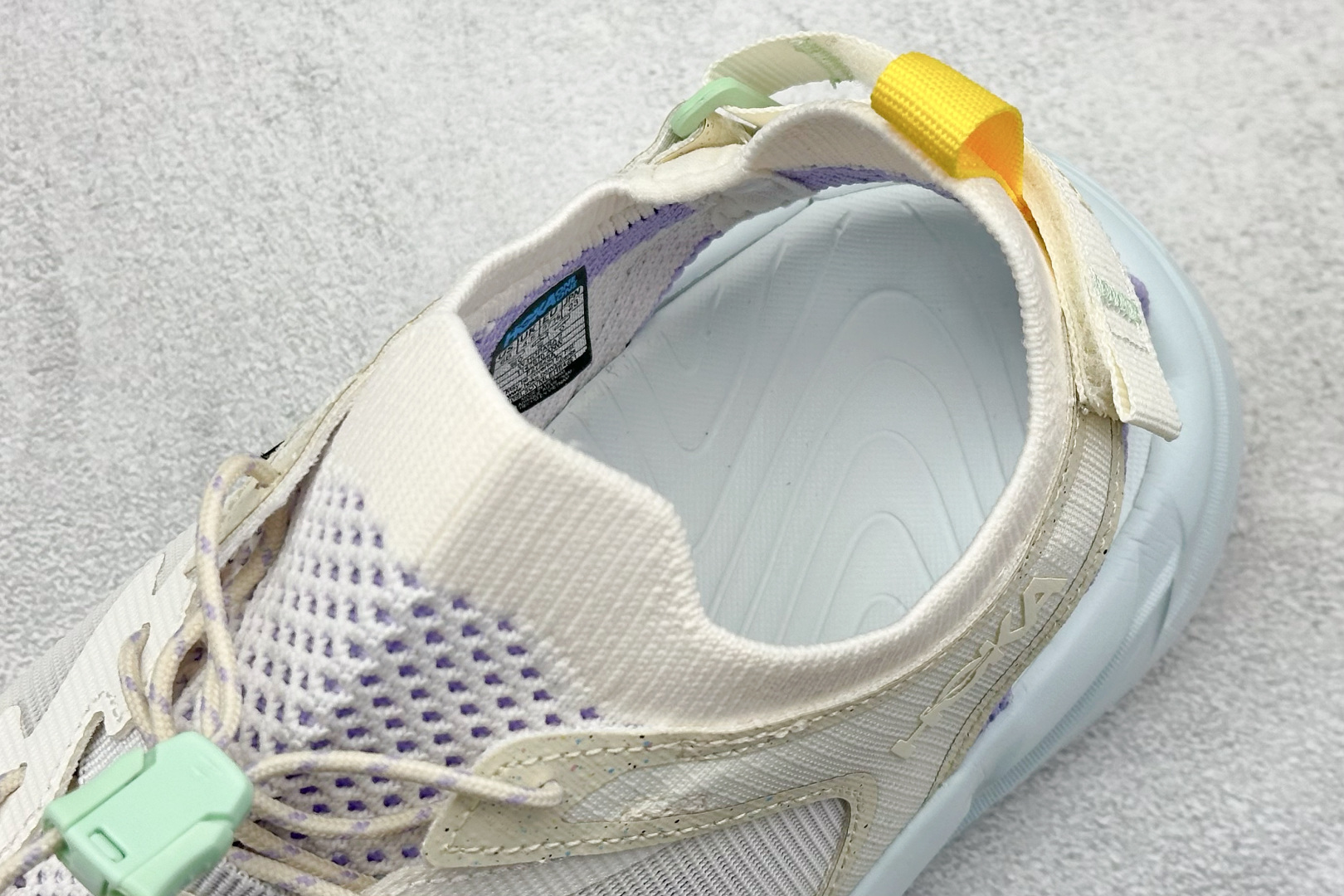  
GW版 Hoka One One Hopara 2 户外机能山地凉鞋
#鞋型从外观就给人强烈的户外