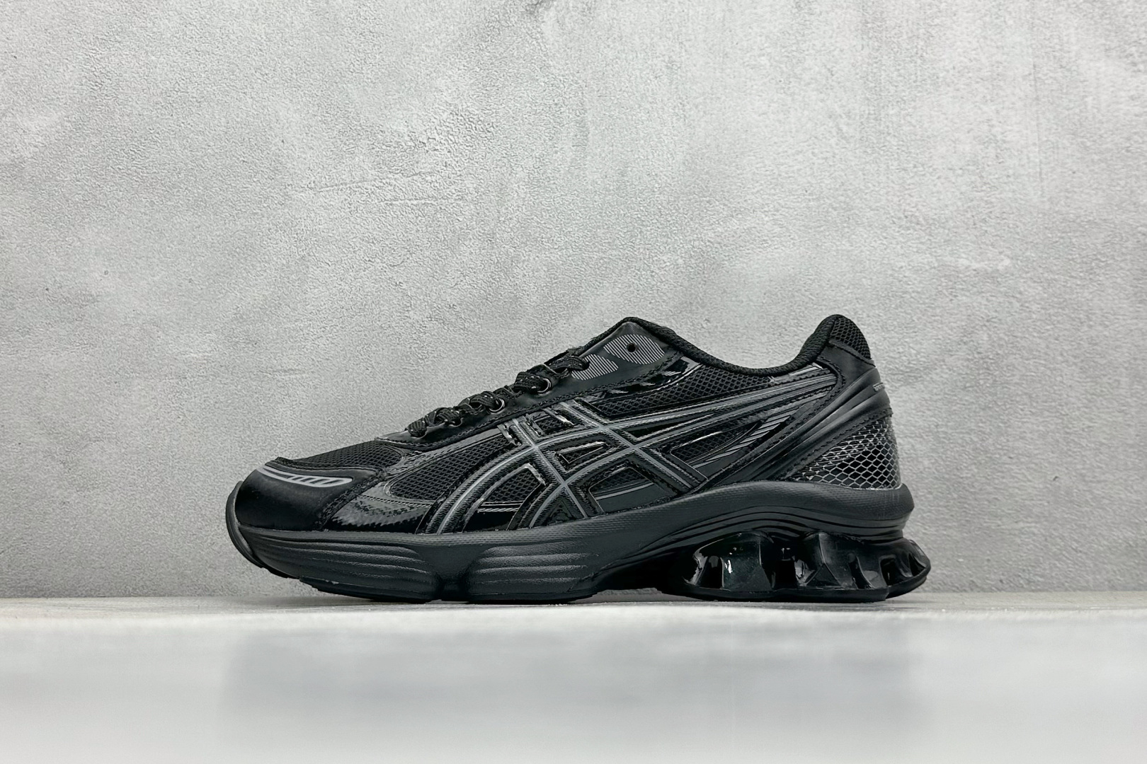  
Asics Gel-Kinetic Fluent 亚瑟士运动休闲透气专业跑鞋 
新一代缓震未来感跑鞋