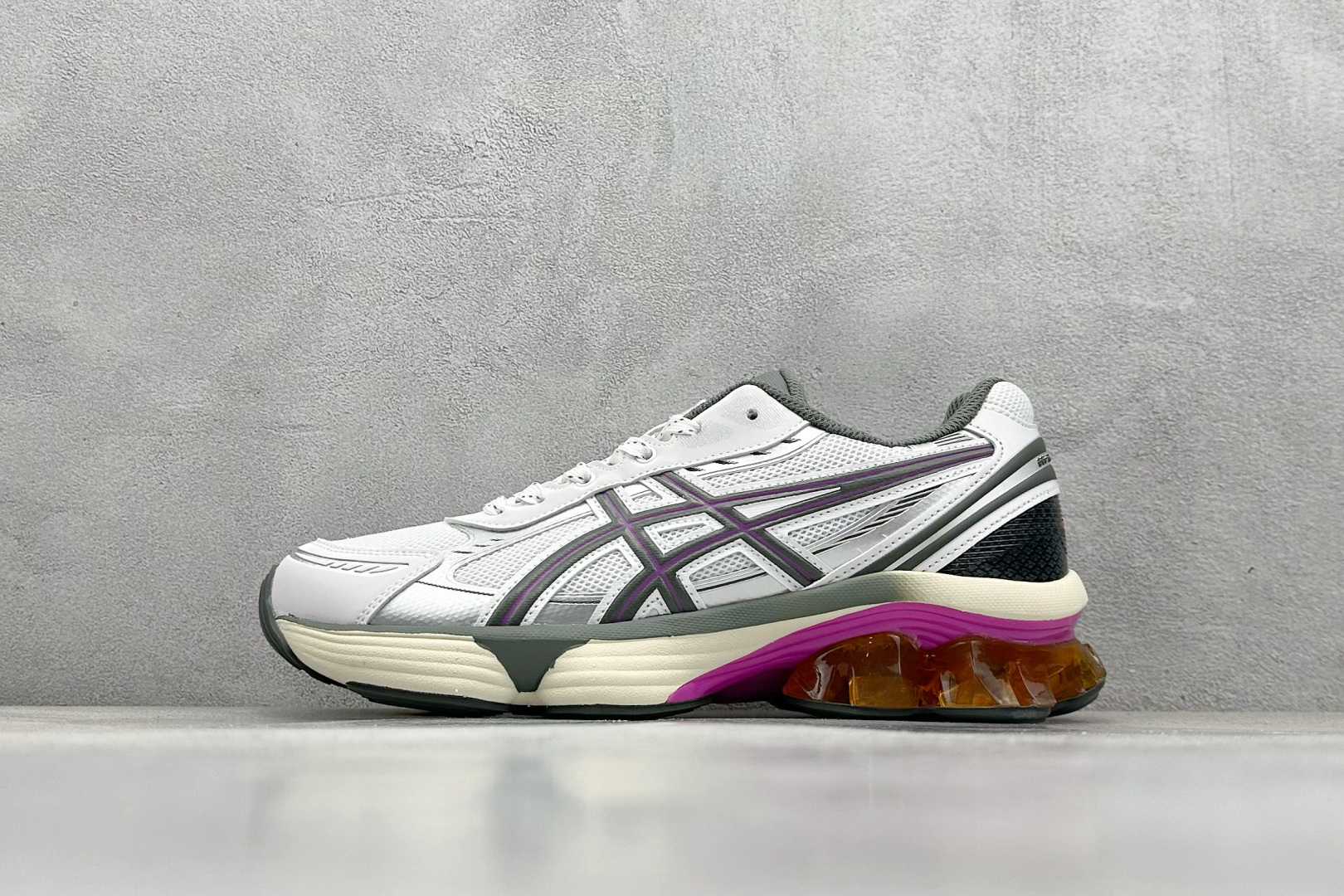  
Asics Gel-Kinetic Fluent 亚瑟士运动休闲透气专业跑鞋 
新一代缓震未来感跑鞋